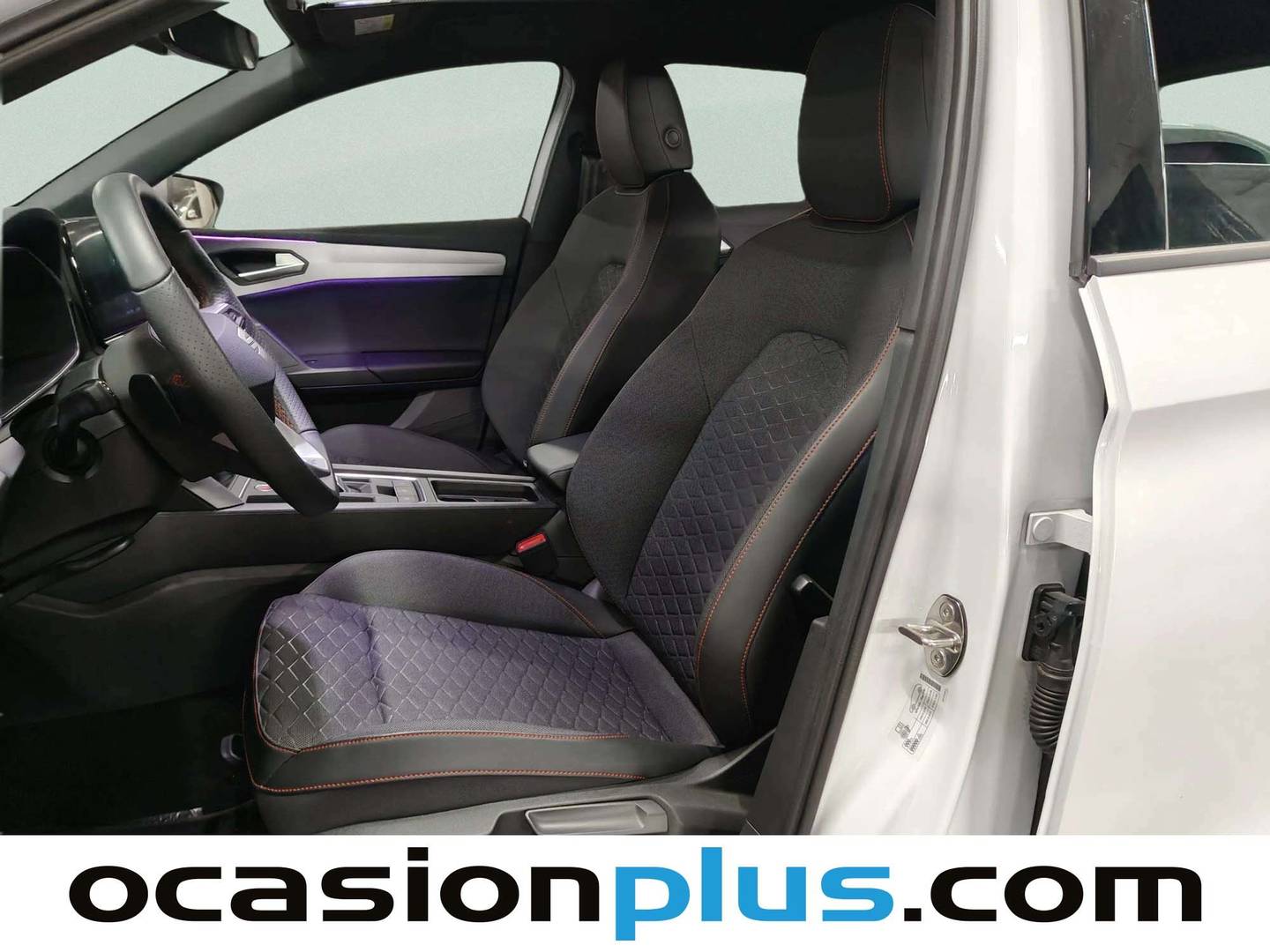 Foto asientos delanteros Seat León SEAT León 1.5 eTSI S&S FR Special Edition DSG (150 CV)