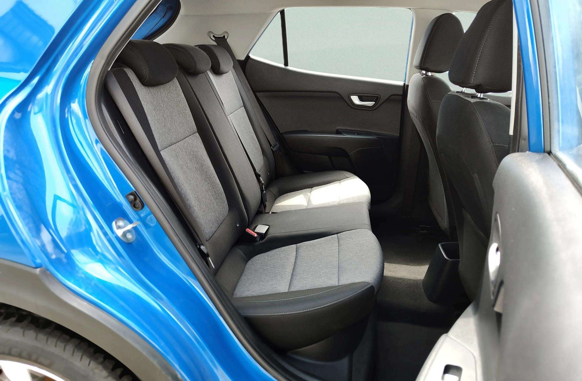 Kia Stonic 1.0 T-GDi MHEV Concept - foto 19