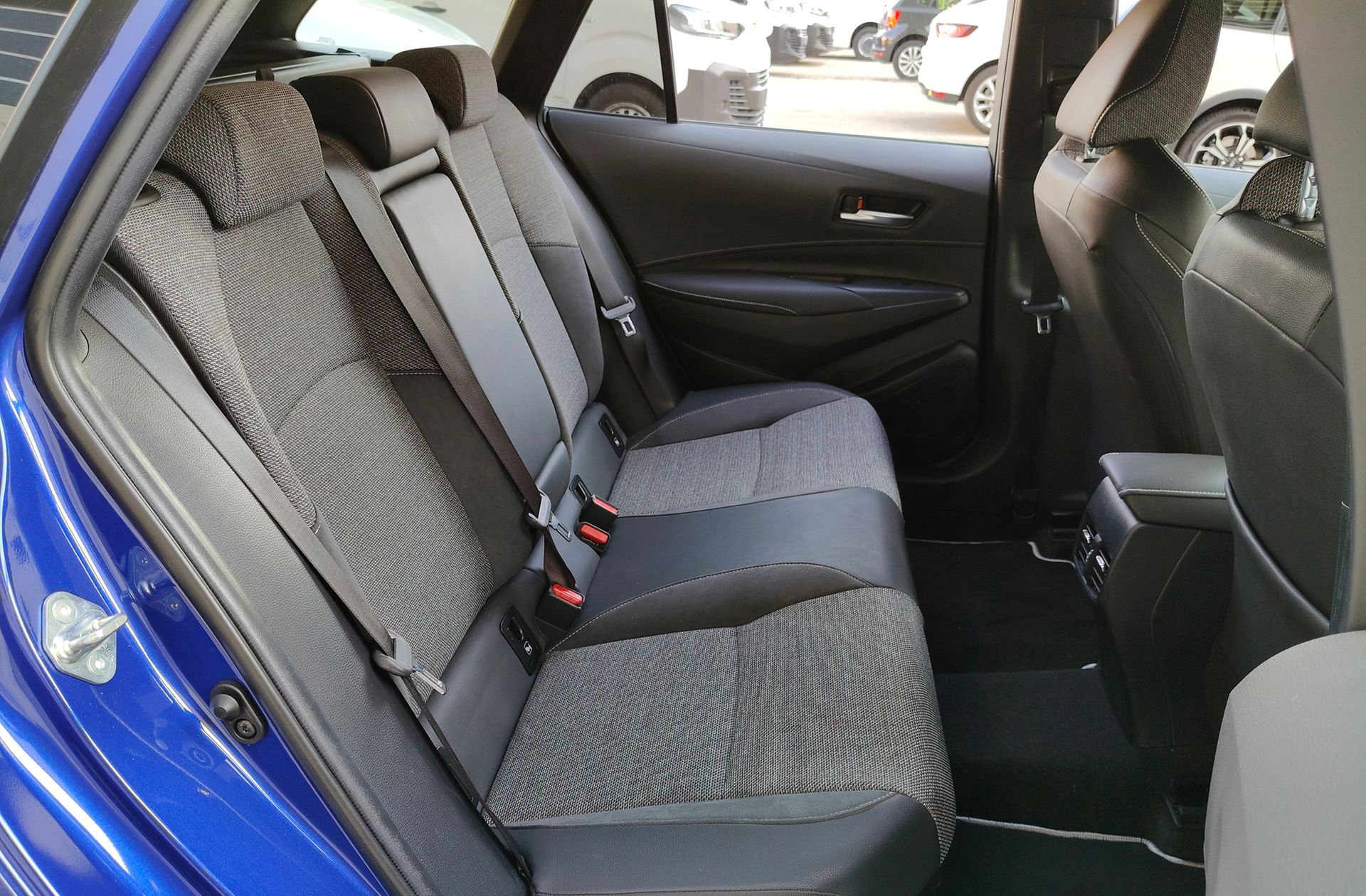 Toyota Corolla Touring Sports 200H Style - foto 18