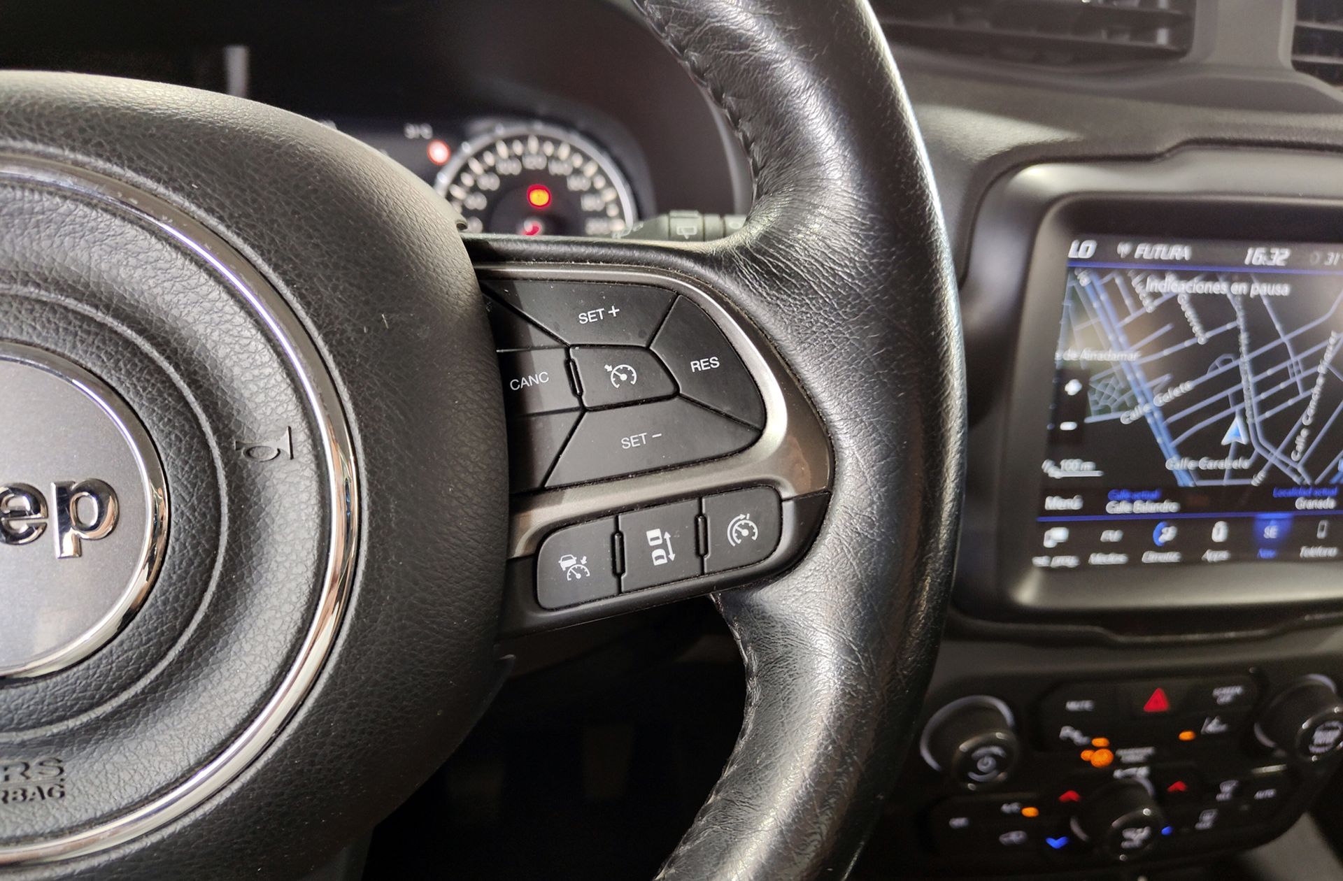 Jeep Renegade 1.6 MultiJet Limited 4x2 - foto 28