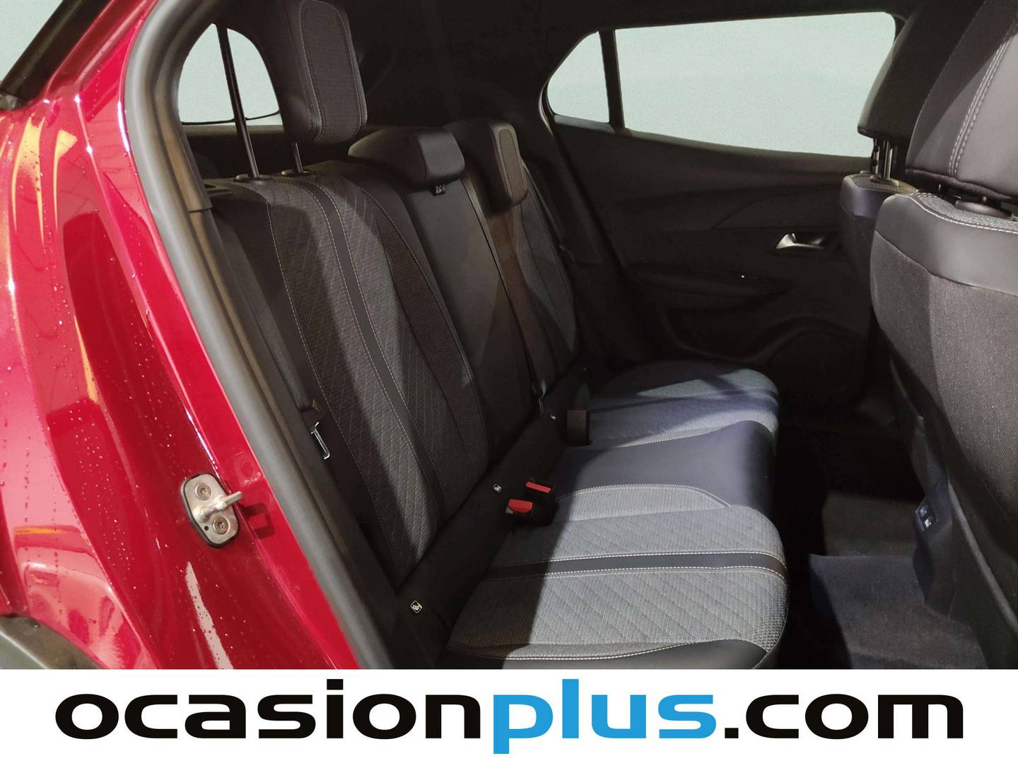 Peugeot 2008 Peugeot 2008 Allure Hybrid eDCS6 (145 CV) km 0