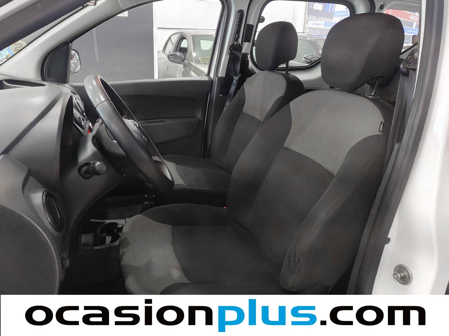 Foto asientos delanteros Dacia Dokker Dacia Dokker Essential Blue dCi (95 CV)
