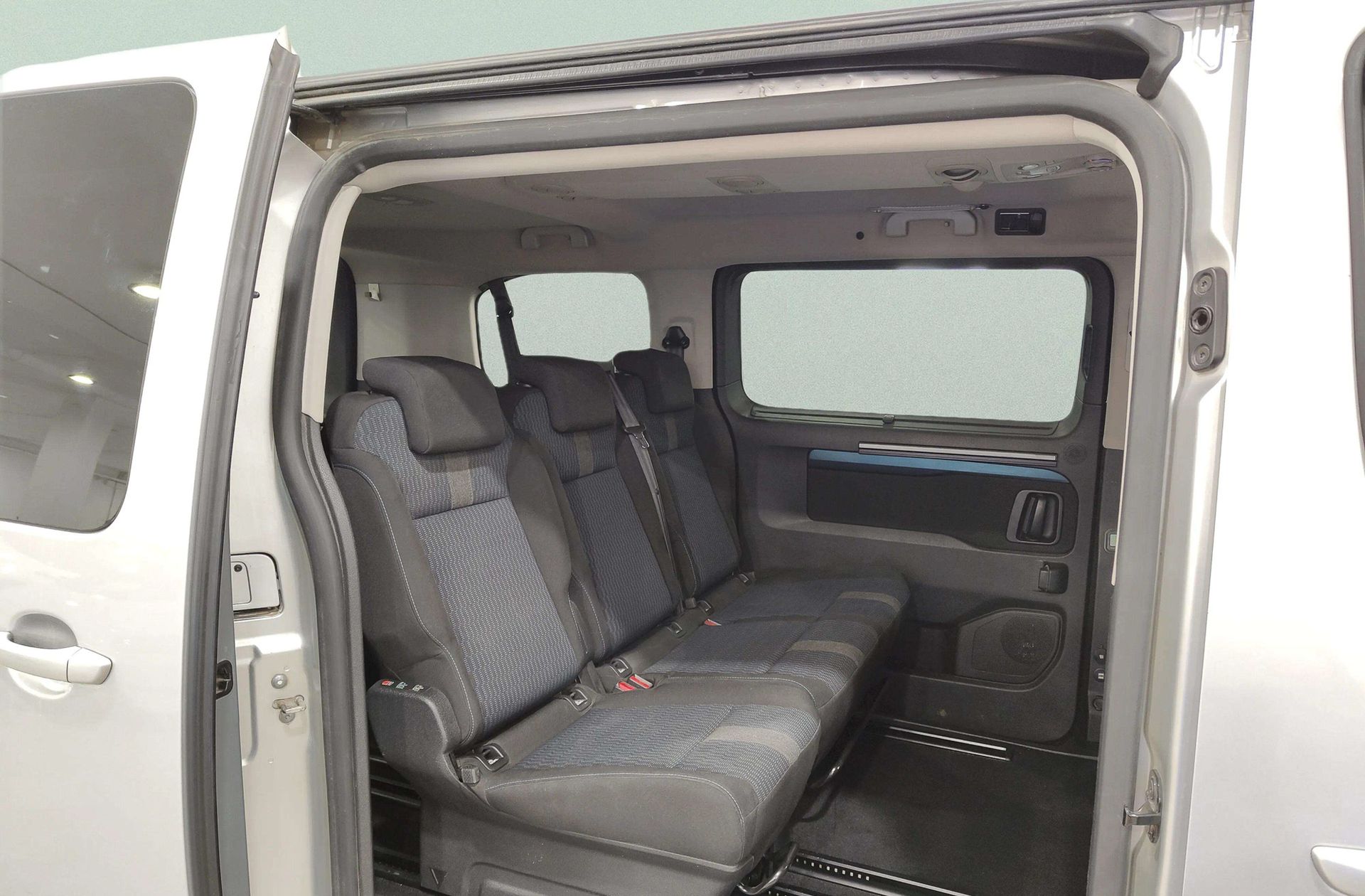 Peugeot Traveller BlueHDi 150 Active Standard - foto 15