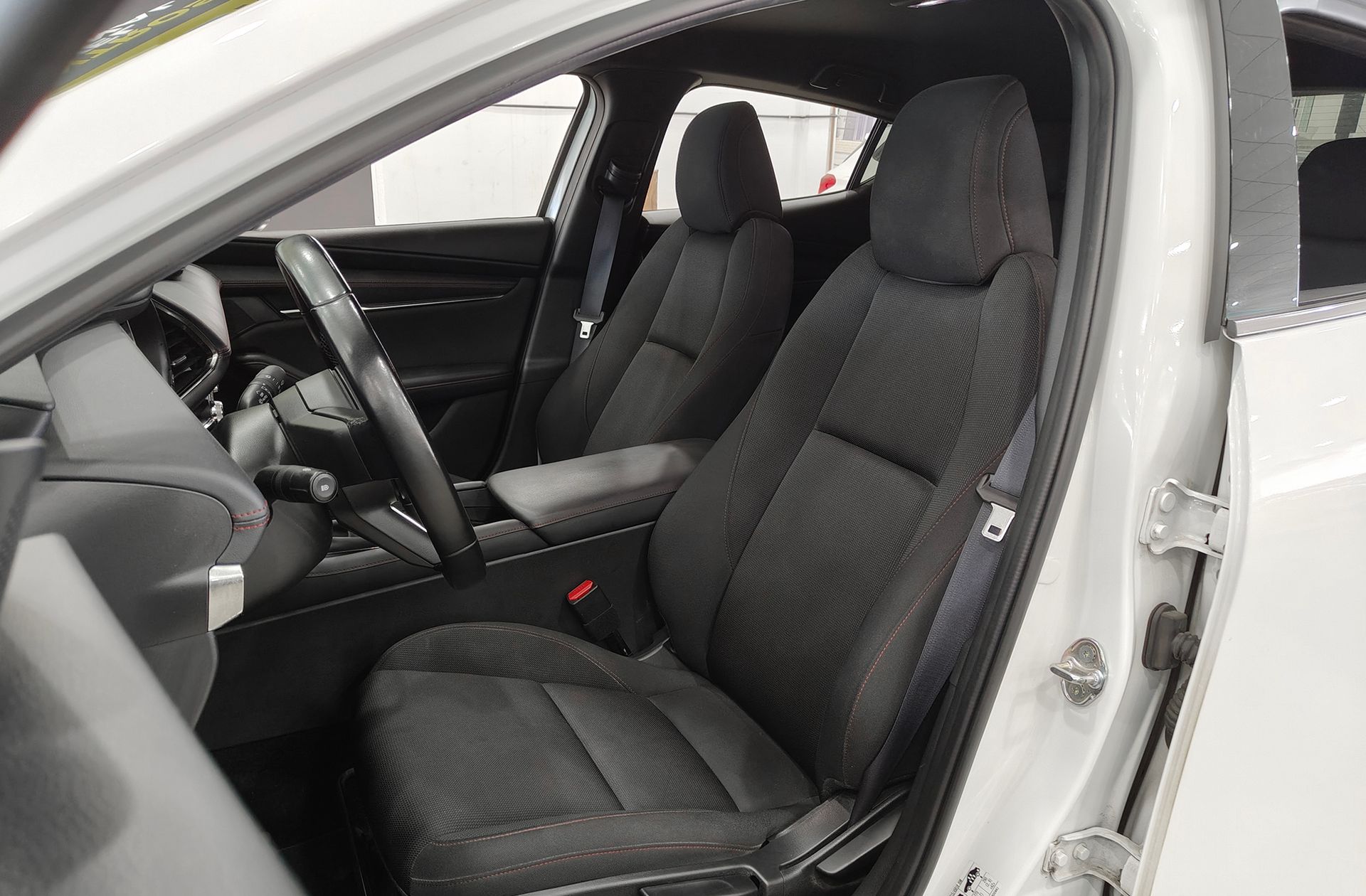 Mazda Mazda3 2.0 e-SKYACTIV-G Homura - foto 13