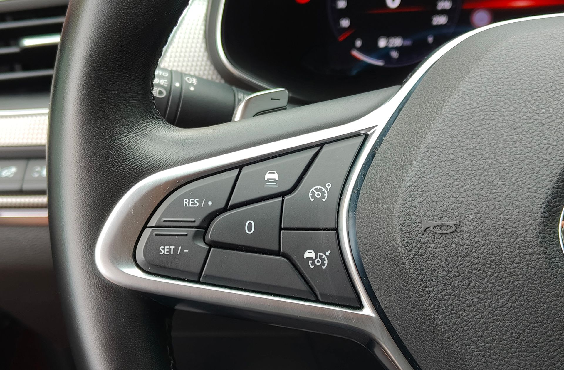 Renault Arkana Zen TCe 140 Mild Hybrid EDC - foto 26