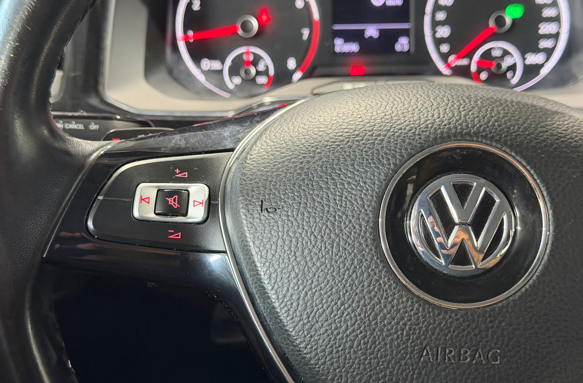 Volkswagen Polo Advance 1.0 TSI DSG - foto 23