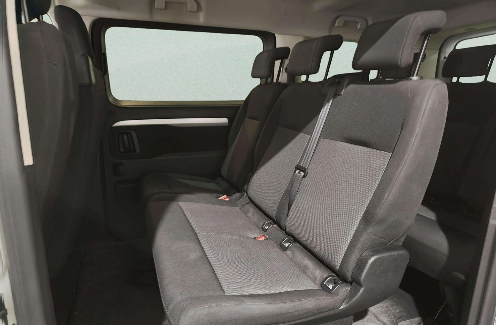 Toyota Proace Verso 2.0D VX Plus Shuttle L1 9 plazas - foto 11