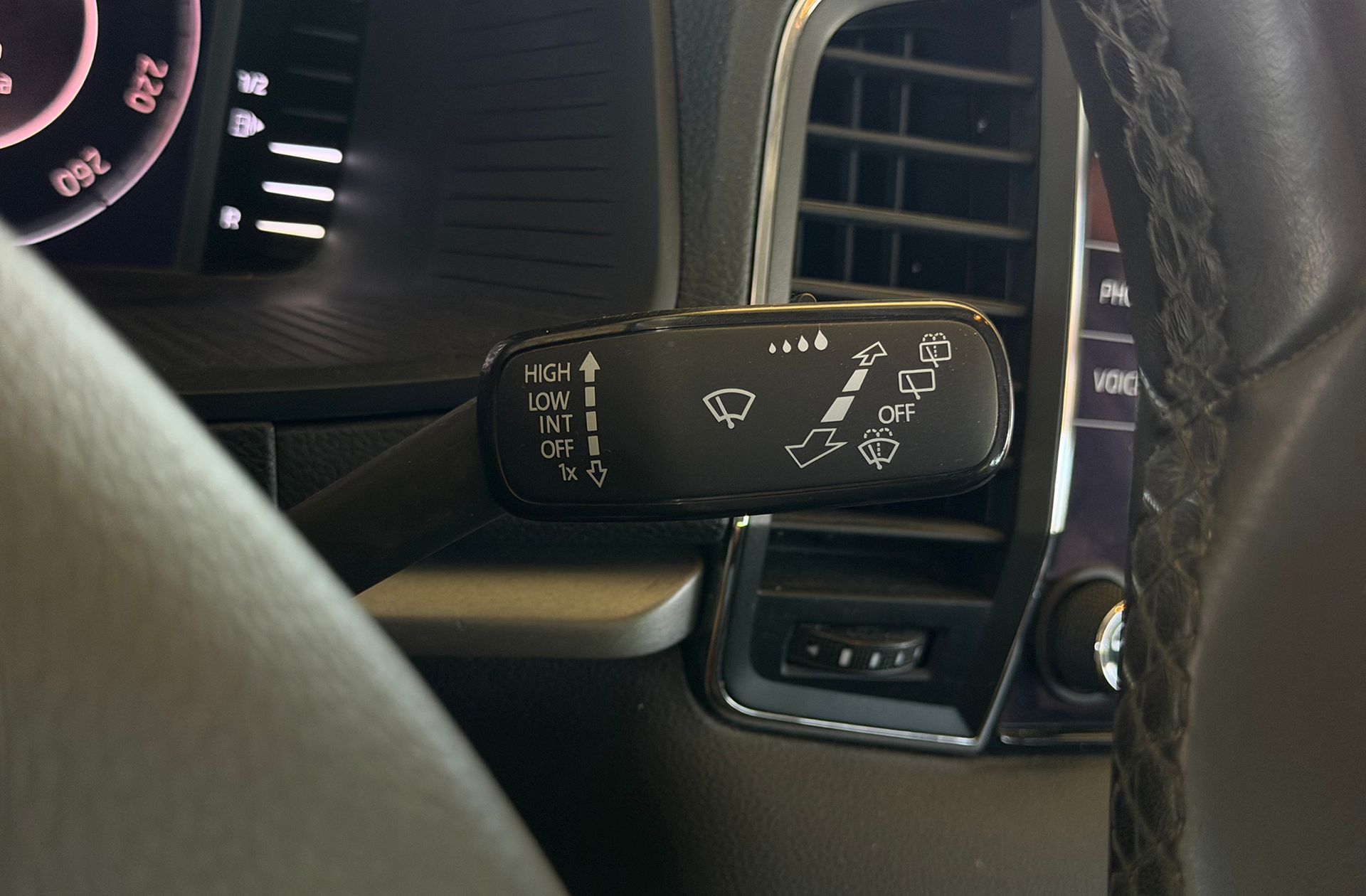 Škoda Karoq 1.5 TSI ACT Ambition - foto 26