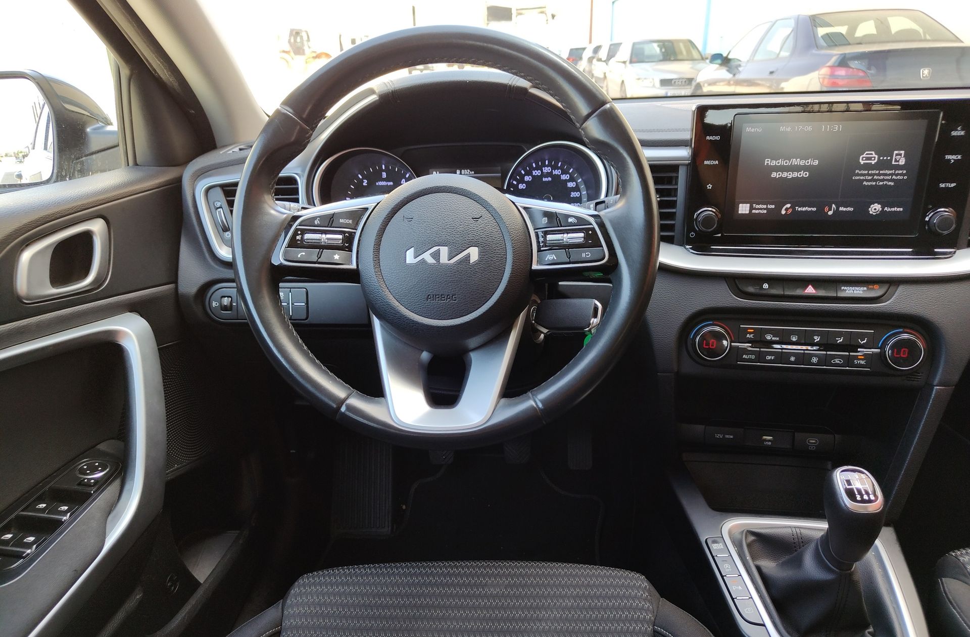 Kia Ceed 1.6 MHEV iMT Drive - foto 25