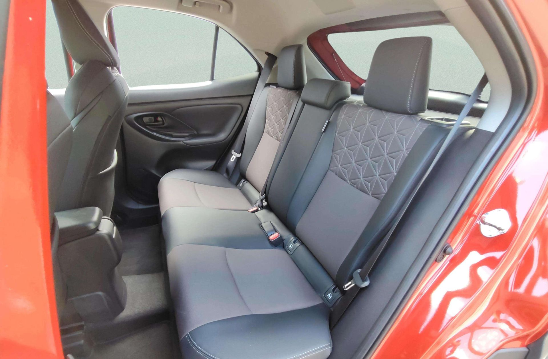 Toyota Yaris Cross 120H Style - foto 12