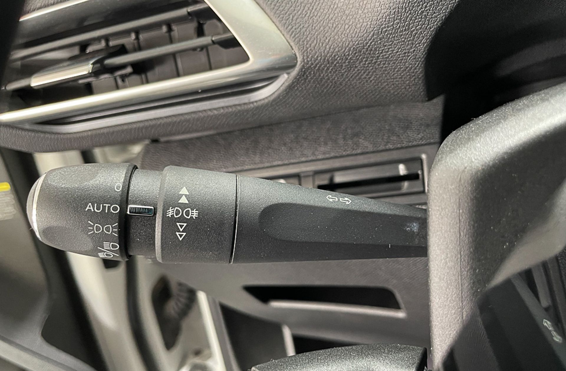 Peugeot 5008 PureTech 130 Allure 7 plazas - foto 25