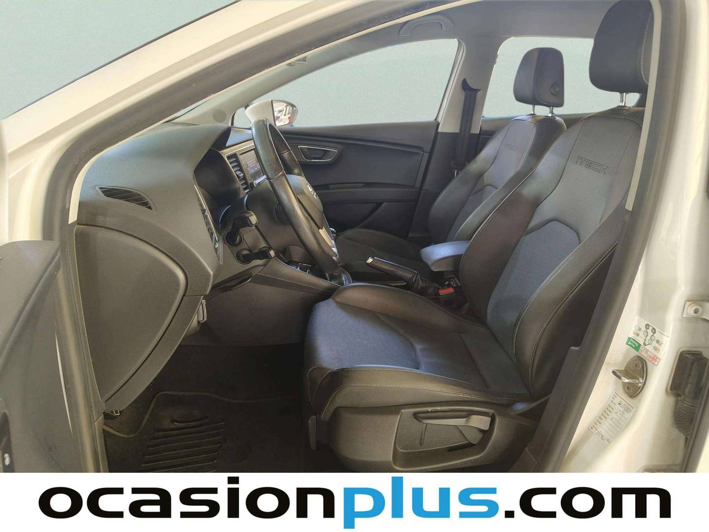 Foto asientos delanteros Seat León Seat León 1.2 TSI S&S I-Tech (110 CV)