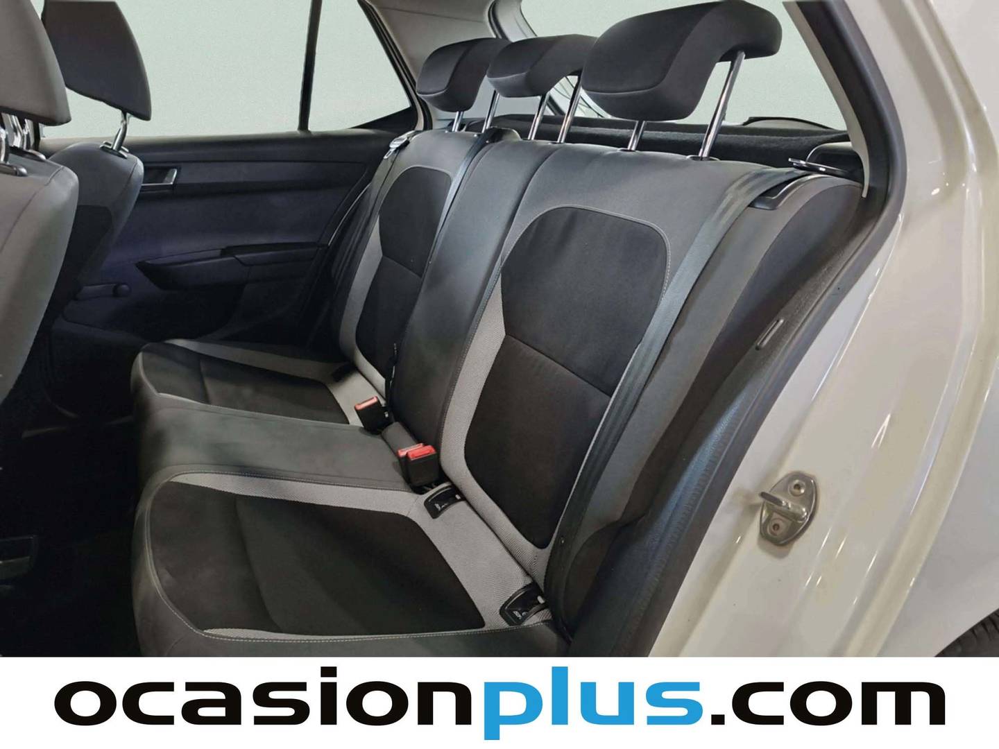 Foto asientos traseros Skoda Fabia Skoda Fabia 1.0 MPI Ambition (75 CV)
