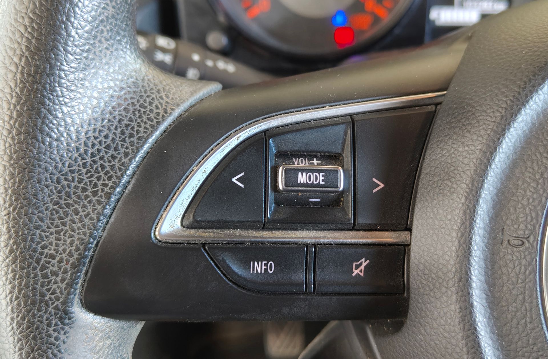 Suzuki Jimny 1.5 JLX - foto 25