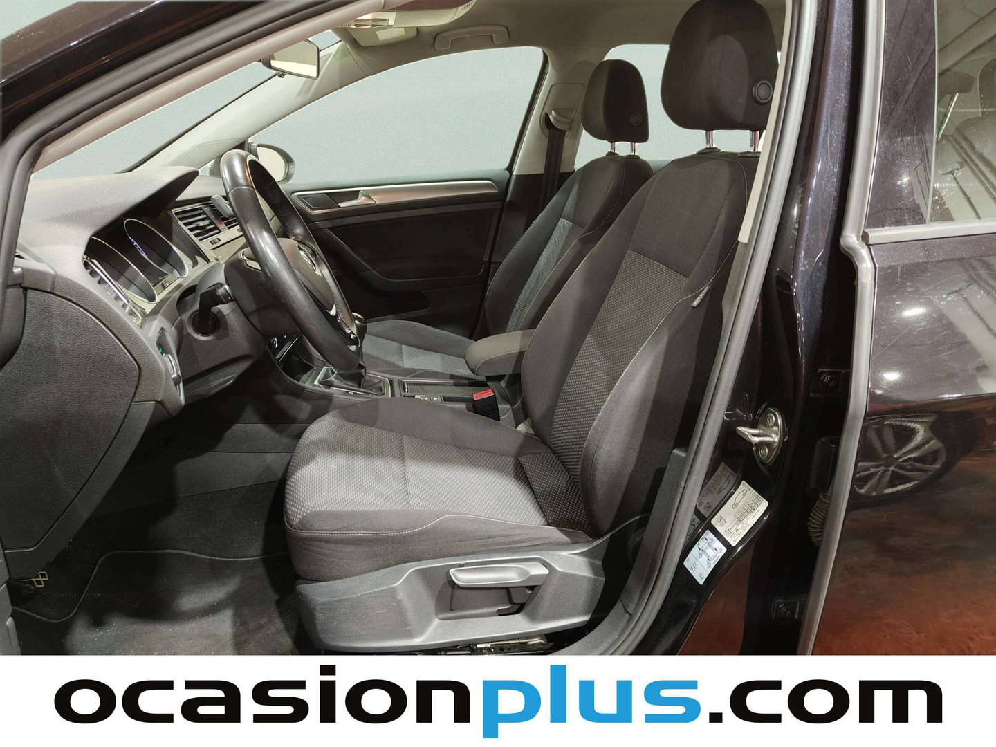 Foto asientos delanteros Volkswagen Golf Volkswagen Golf Business 1.0 TSI (110 CV)