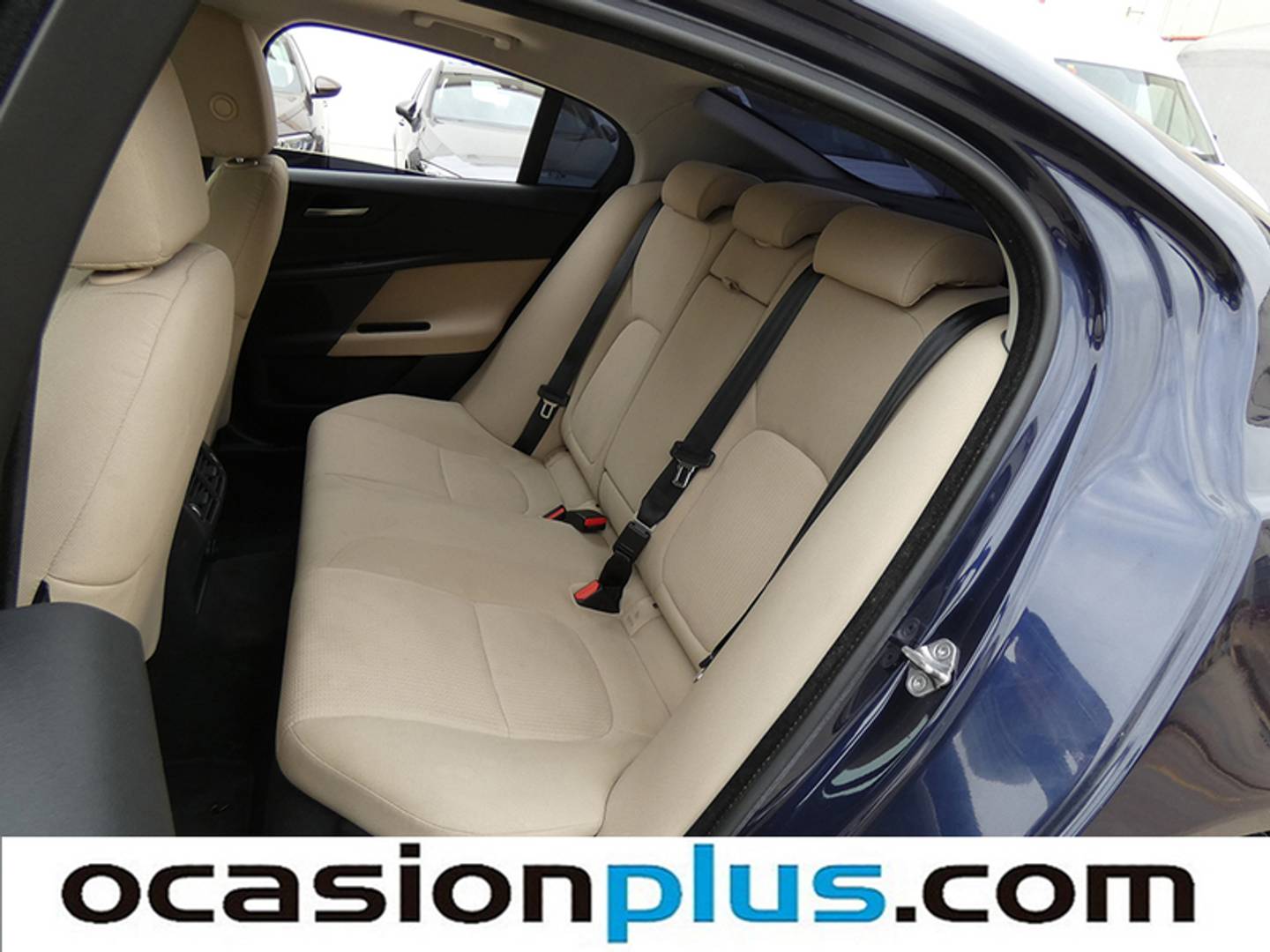 Foto Jaguar XE Jaguar XE 2.0 Diesel Pure RWD AUTO (180 CV)