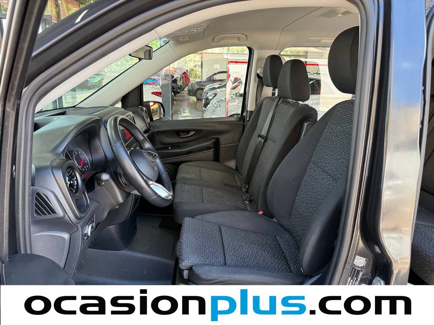 Foto asientos delanteros Mercedes Vito Mercedes Vito 114 CDI Tourer Pro Larga AT (136 CV) 9 Plazas
