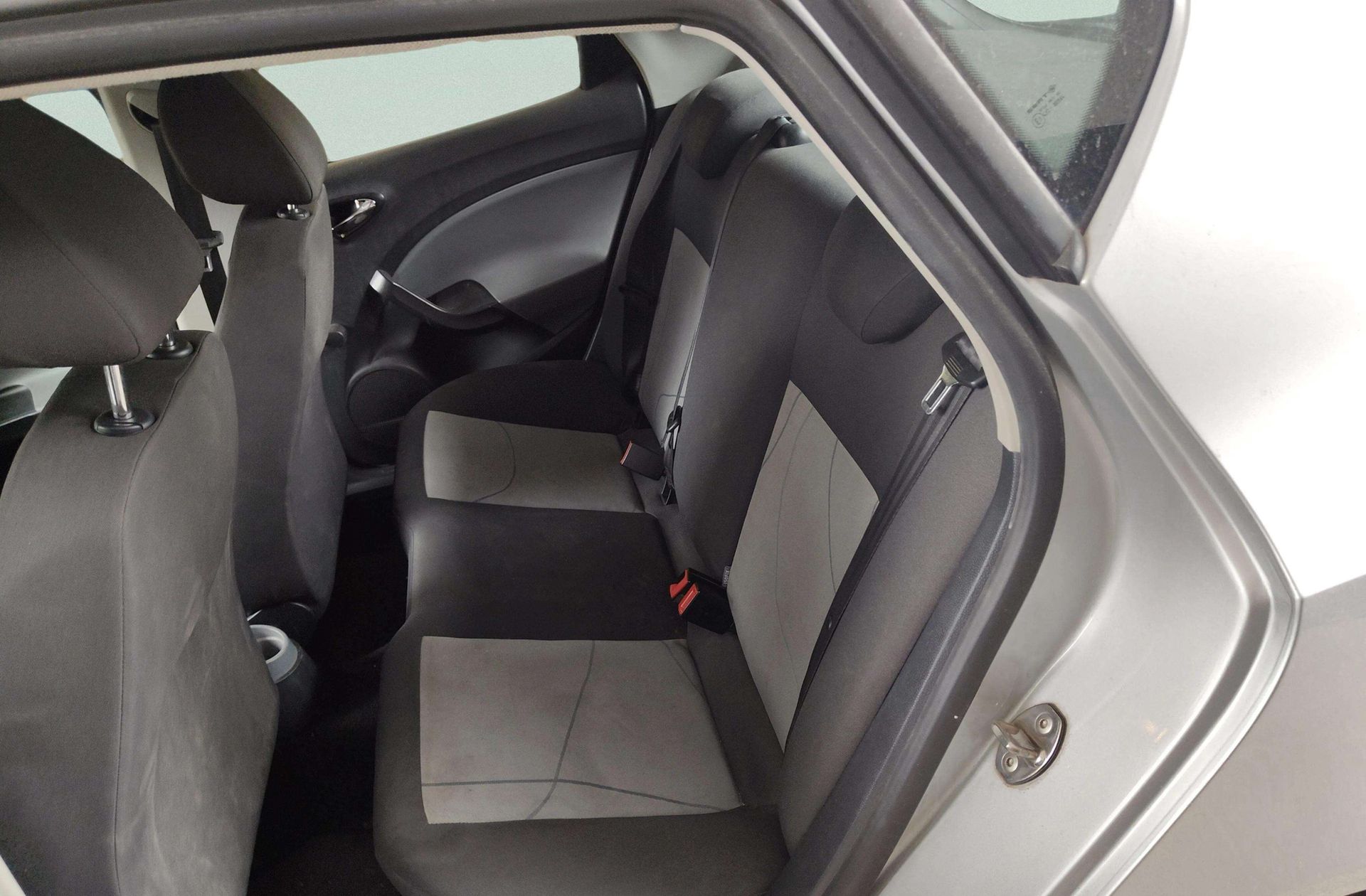 SEAT Ibiza 1.6 TDI CR Reference - foto 9
