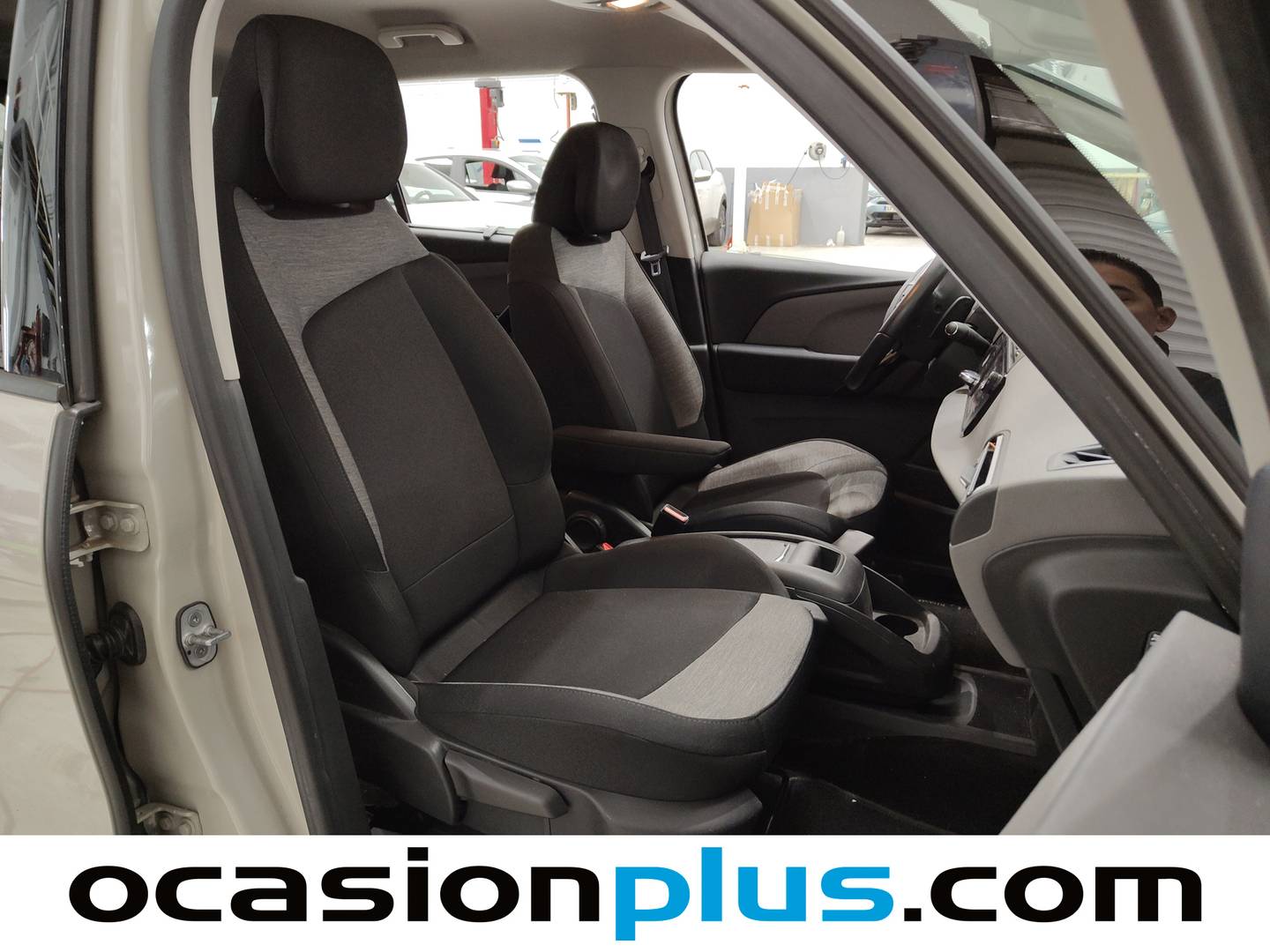 Foto Citroën Grand C4 Spacetourer Citroen Grand C4 Spacetourer PureTech 130 S&S Feel EAT6 (130 CV) 7 PLAZAS