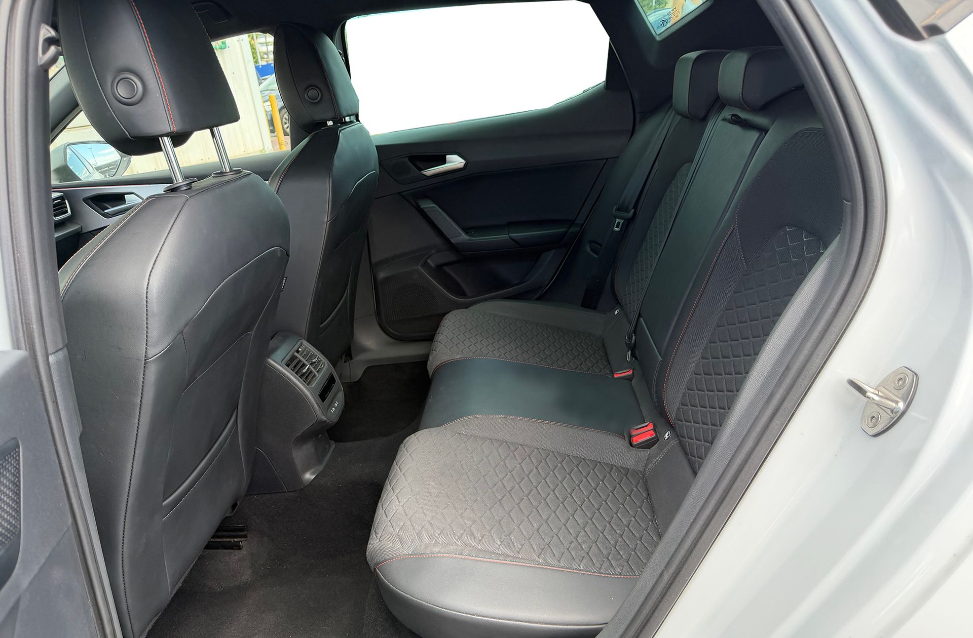 SEAT León 1.5 TSI FR 25 Aniversario - foto 12