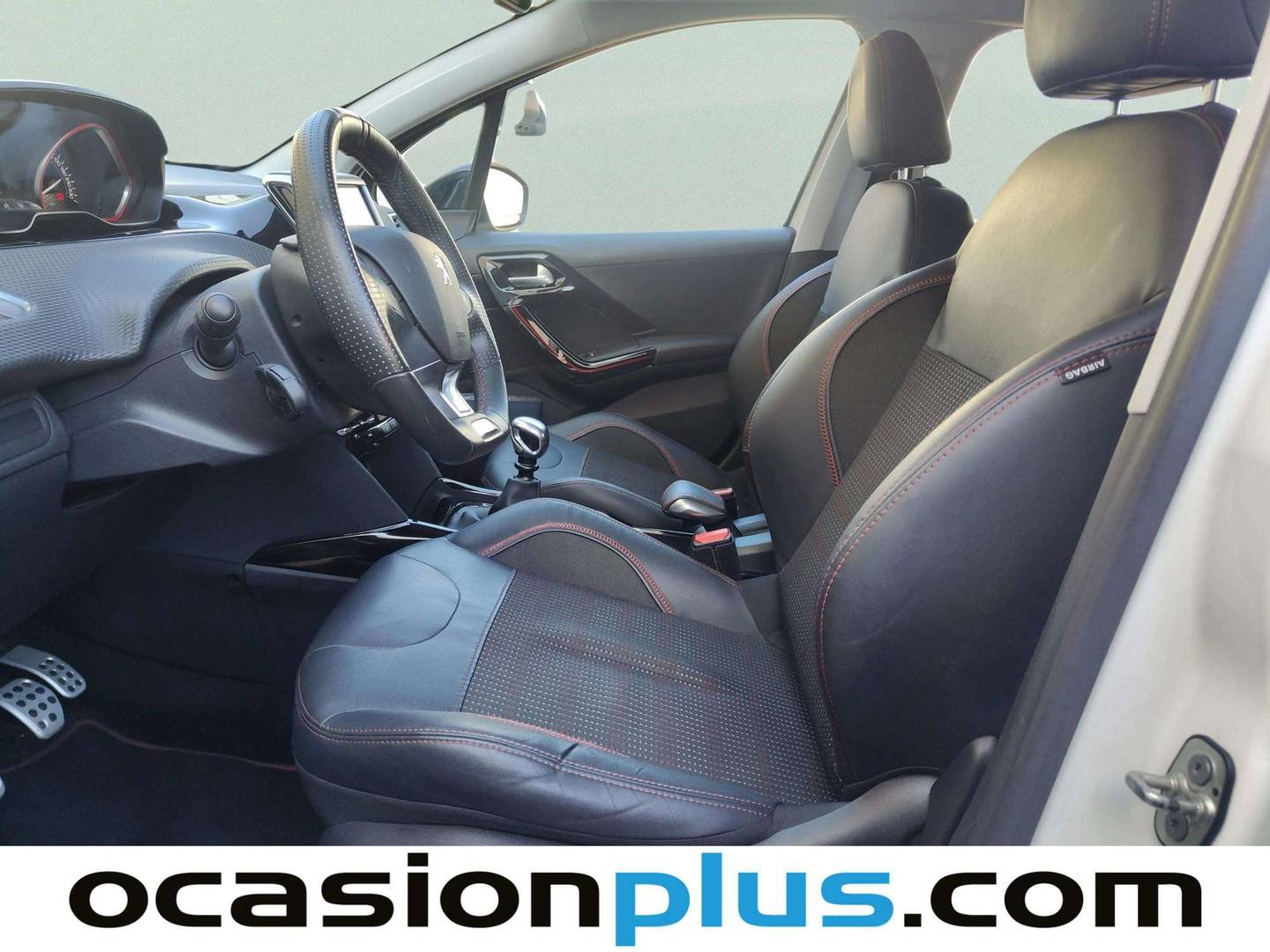 Foto asientos delanteros Peugeot 2008 Peugeot 2008 PureTech 130 S&S GT Line (130 CV)
