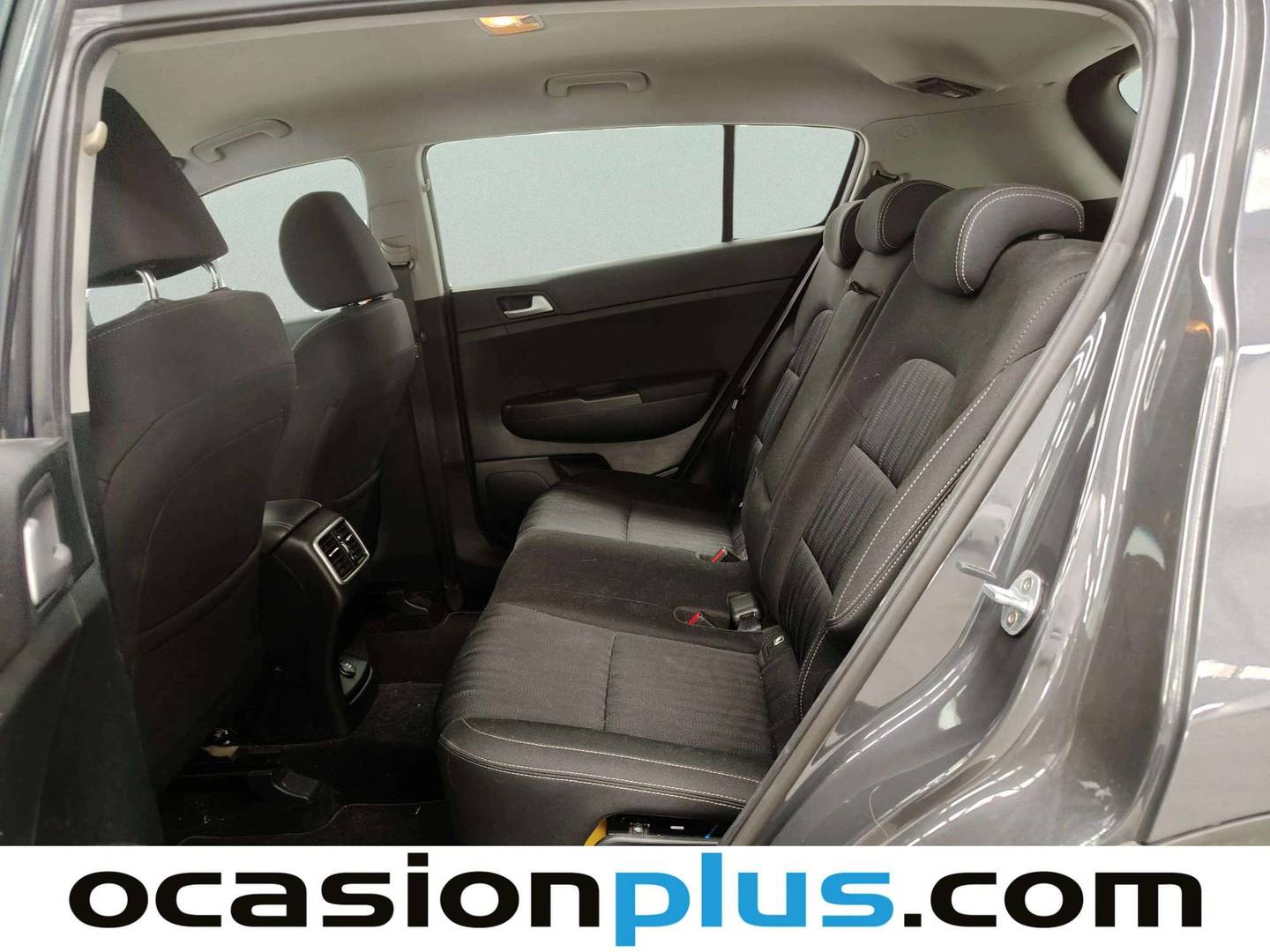 Foto asientos traseros KIA Sportage KIA Sportage 1.6 MHEV Concept 4x2 (115 CV)