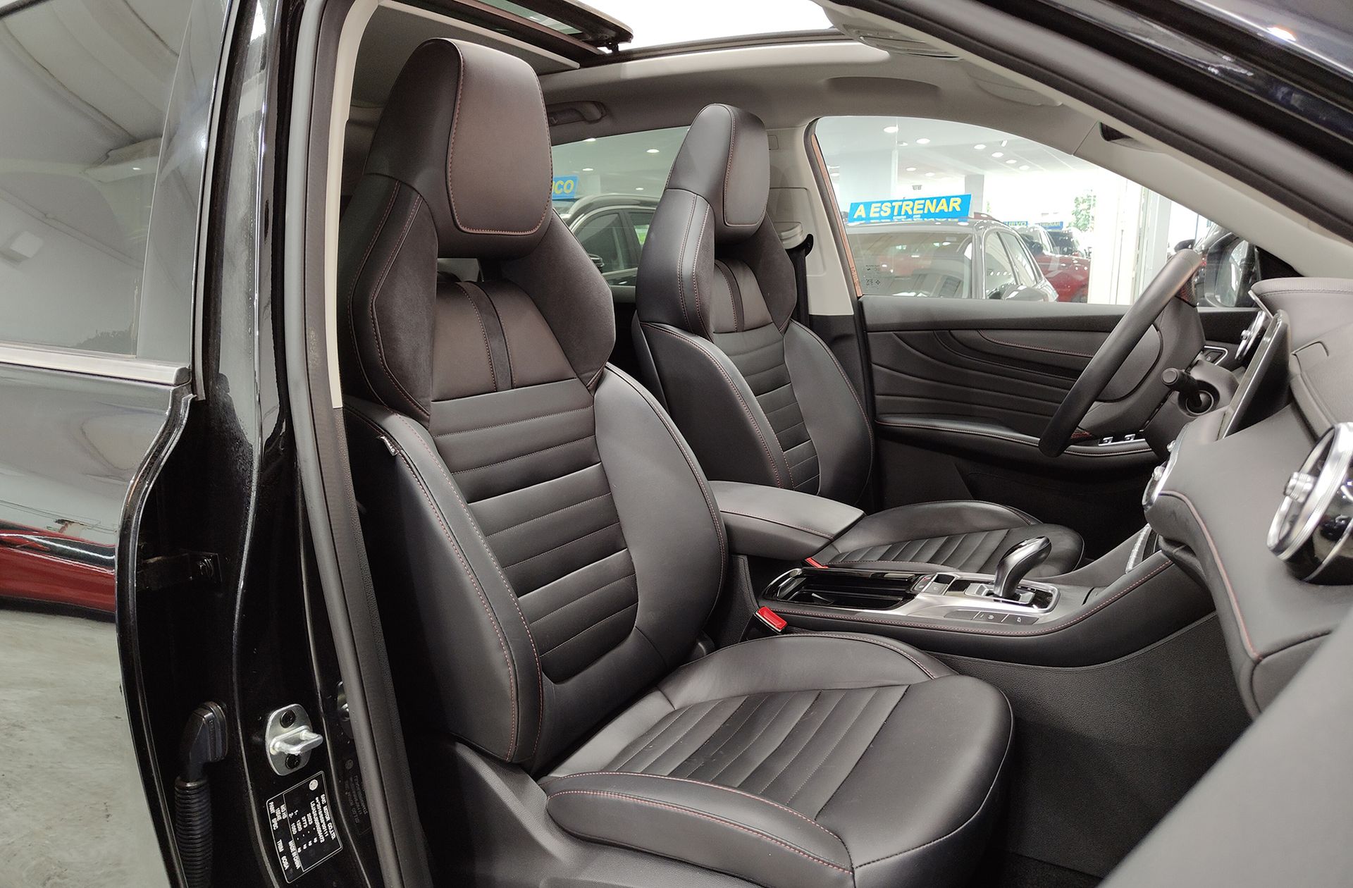 MG HS 1.5 Turbo GDI Luxury DCT - foto 24