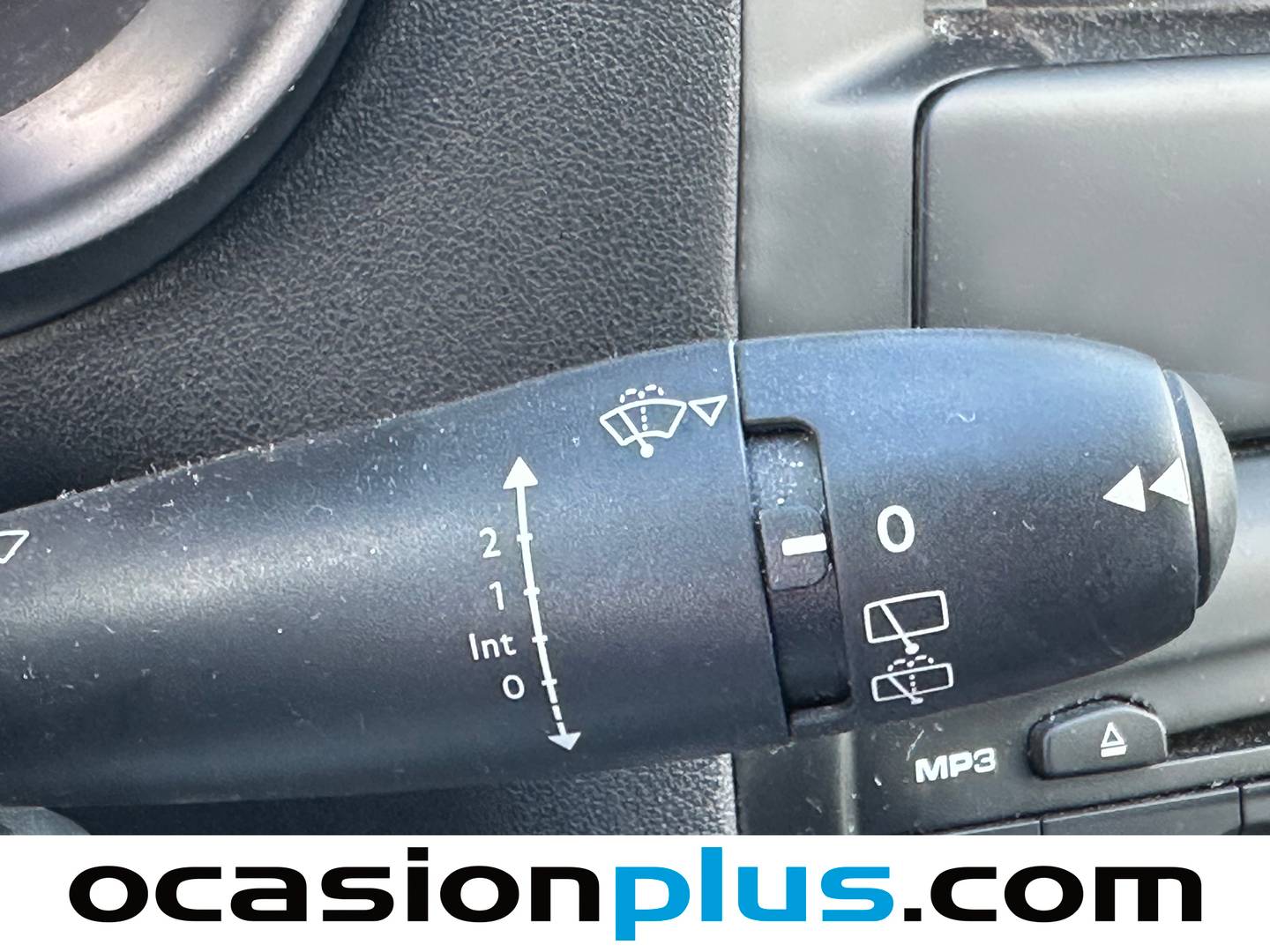 Equipamiento del Citroën C4 Citroen C4 PureTech 110 Live (110 CV)