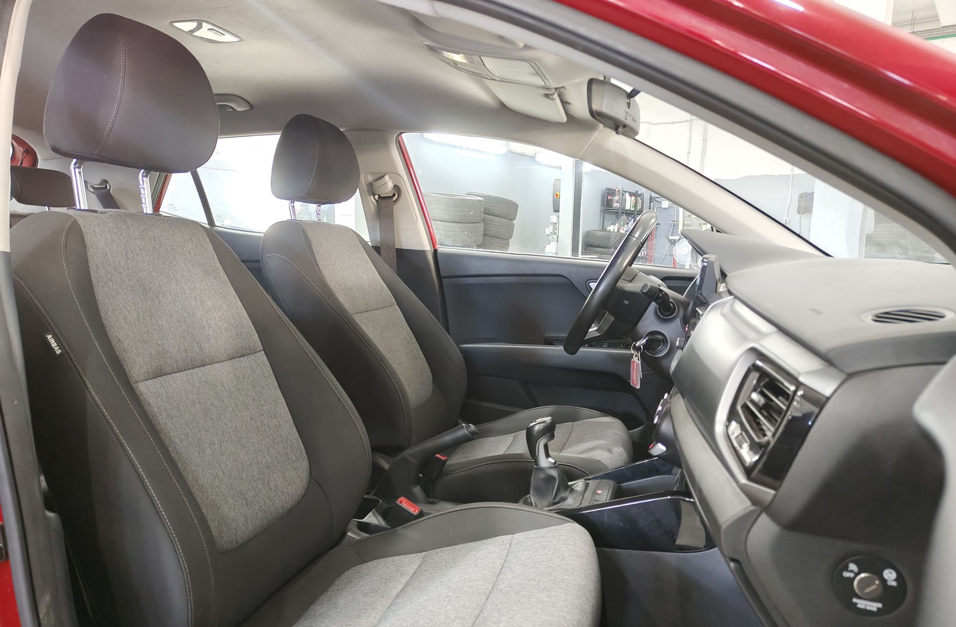 Kia Stonic 1.0 T-GDi Concept - foto 16