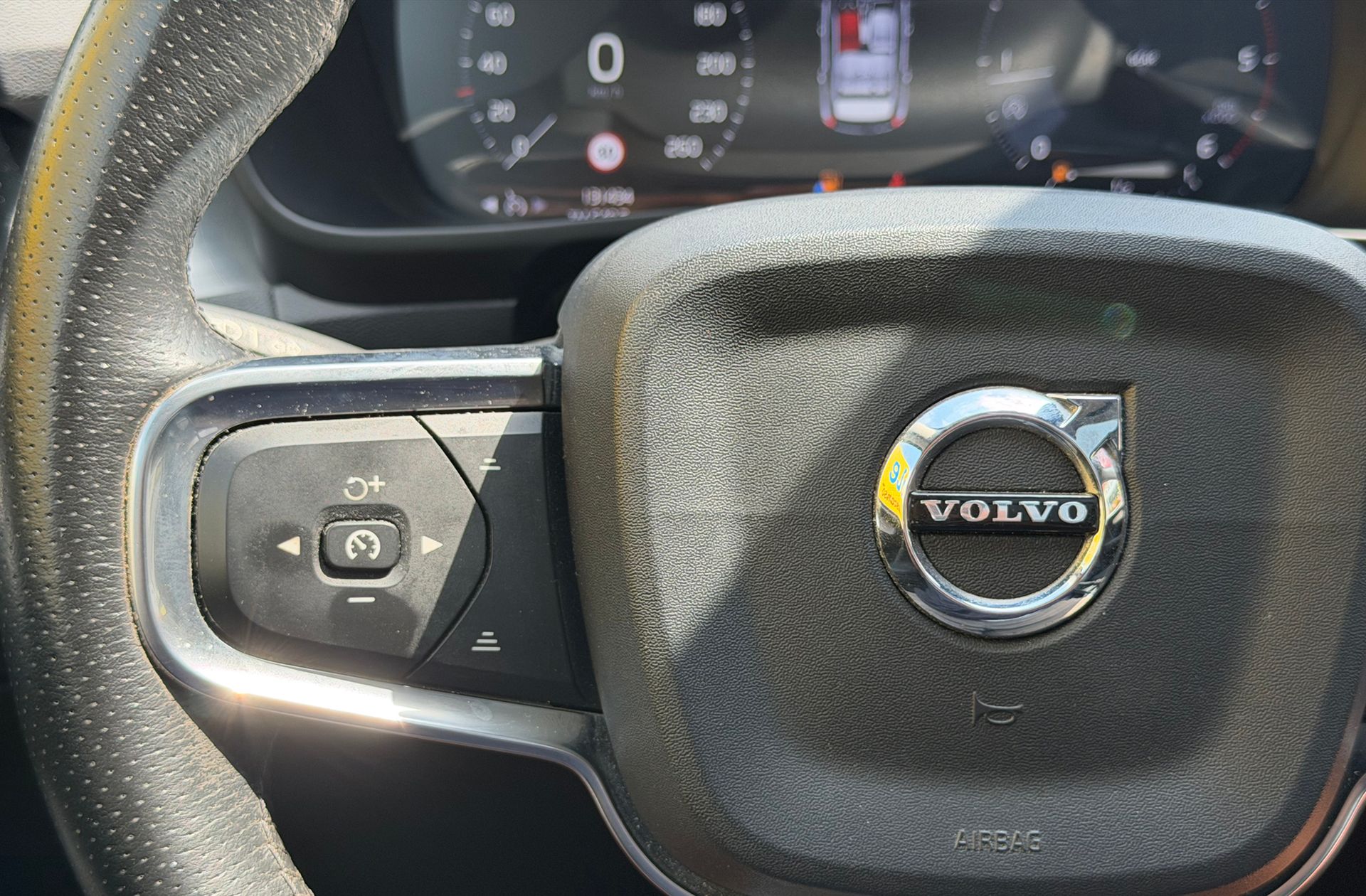 Volvo XC40 D3 Momentum - foto 24