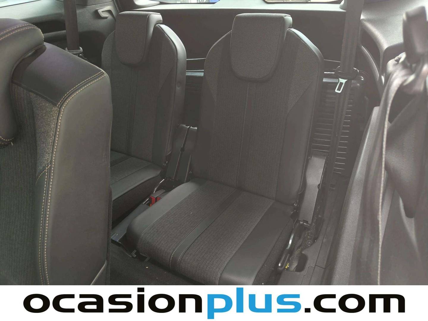 Equipamiento del Peugeot 5008 Peugeot 5008 BlueHDI 130 S&S GT Line EAT8 (130 CV) 7 Plazas
