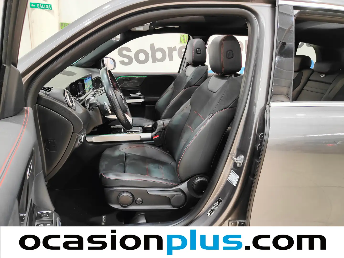 Foto Mercedes GLB Mercedes-Benz GLB 200 (163 CV) AMG Pack