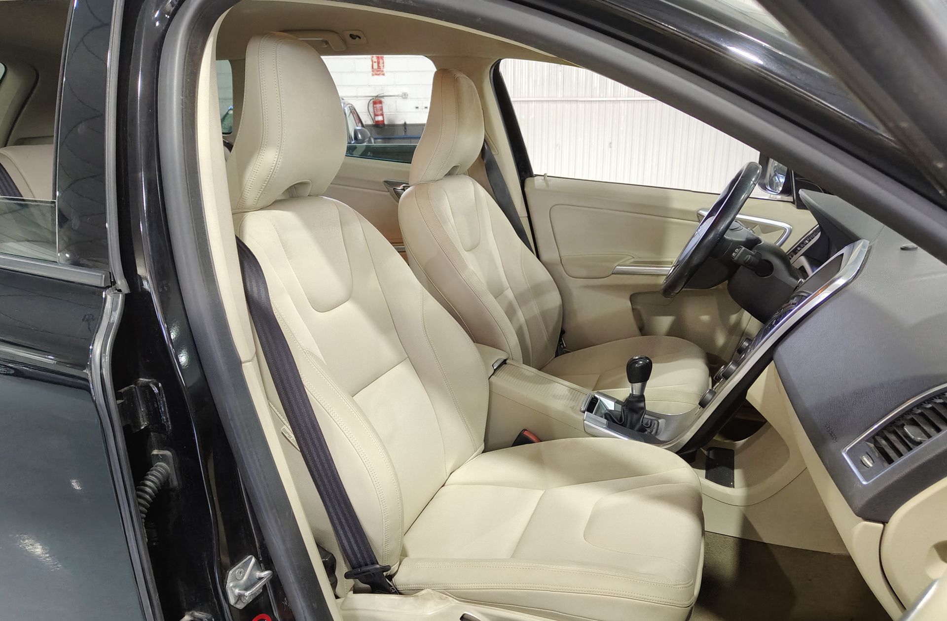 Volvo XC60 D3 Kinetic - foto 18