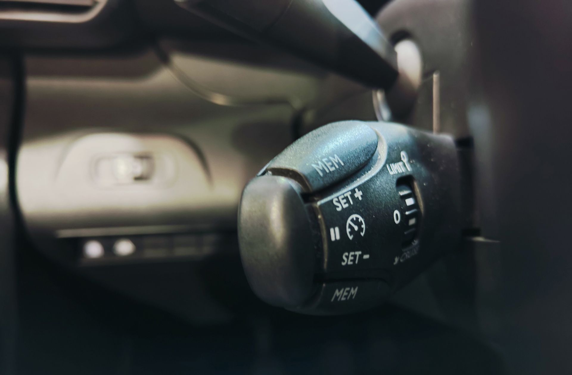 Peugeot Rifter BlueHDi 130 Allure Standard 7 plazas - foto 31