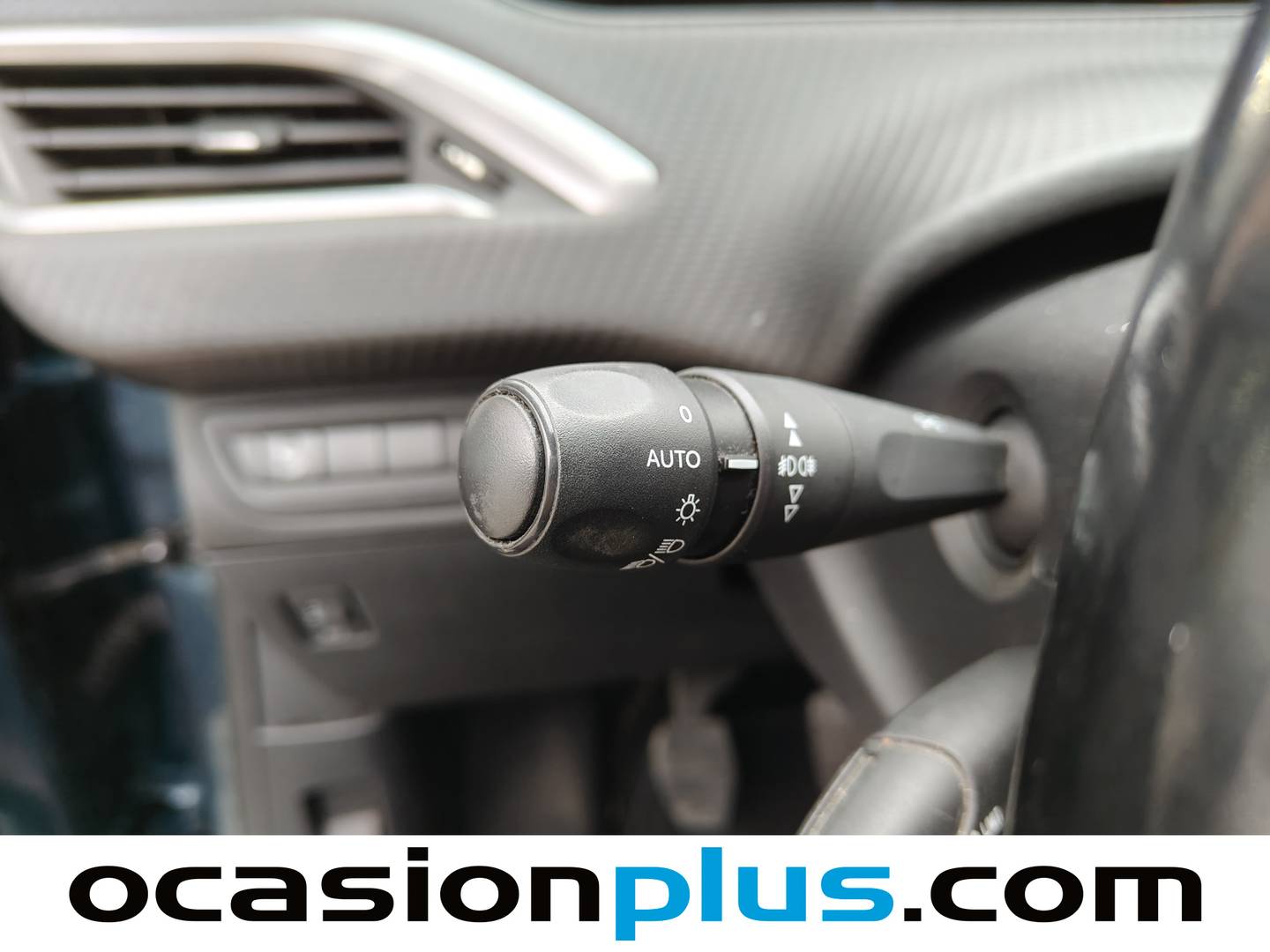 Foto Peugeot 2008 Peugeot 2008 BlueHDi 100 Allure (100 CV)