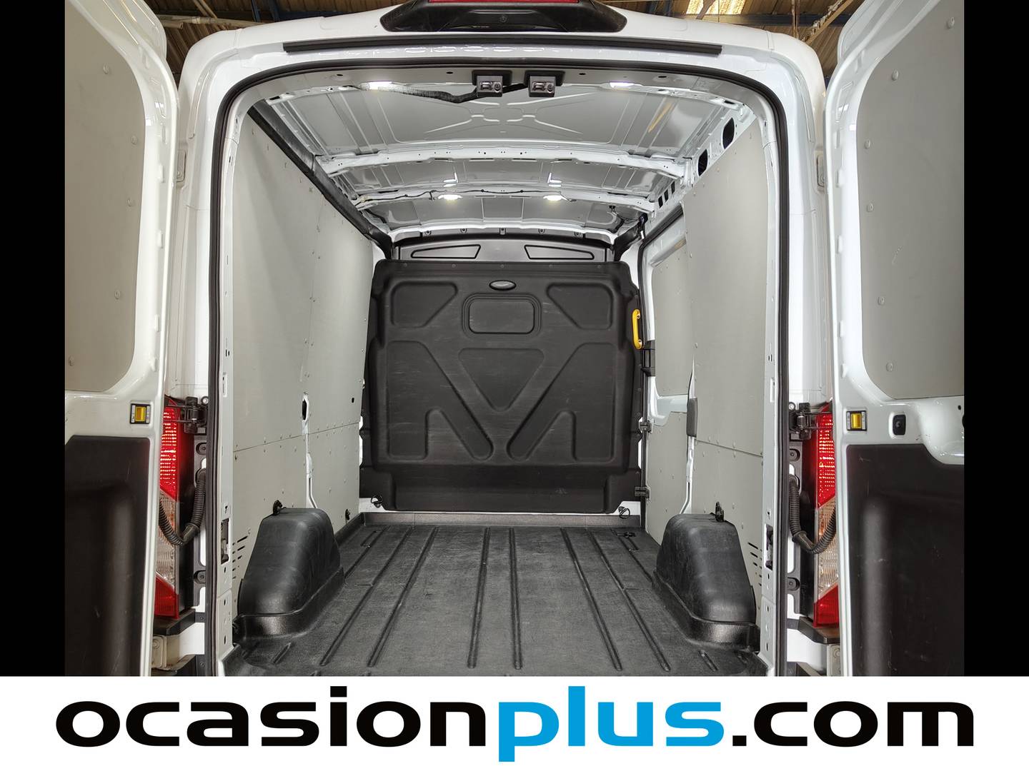 Foto asientos traseros Ford Transit Ford Transit 350 96kW L2H2 Van Trend FWD HD