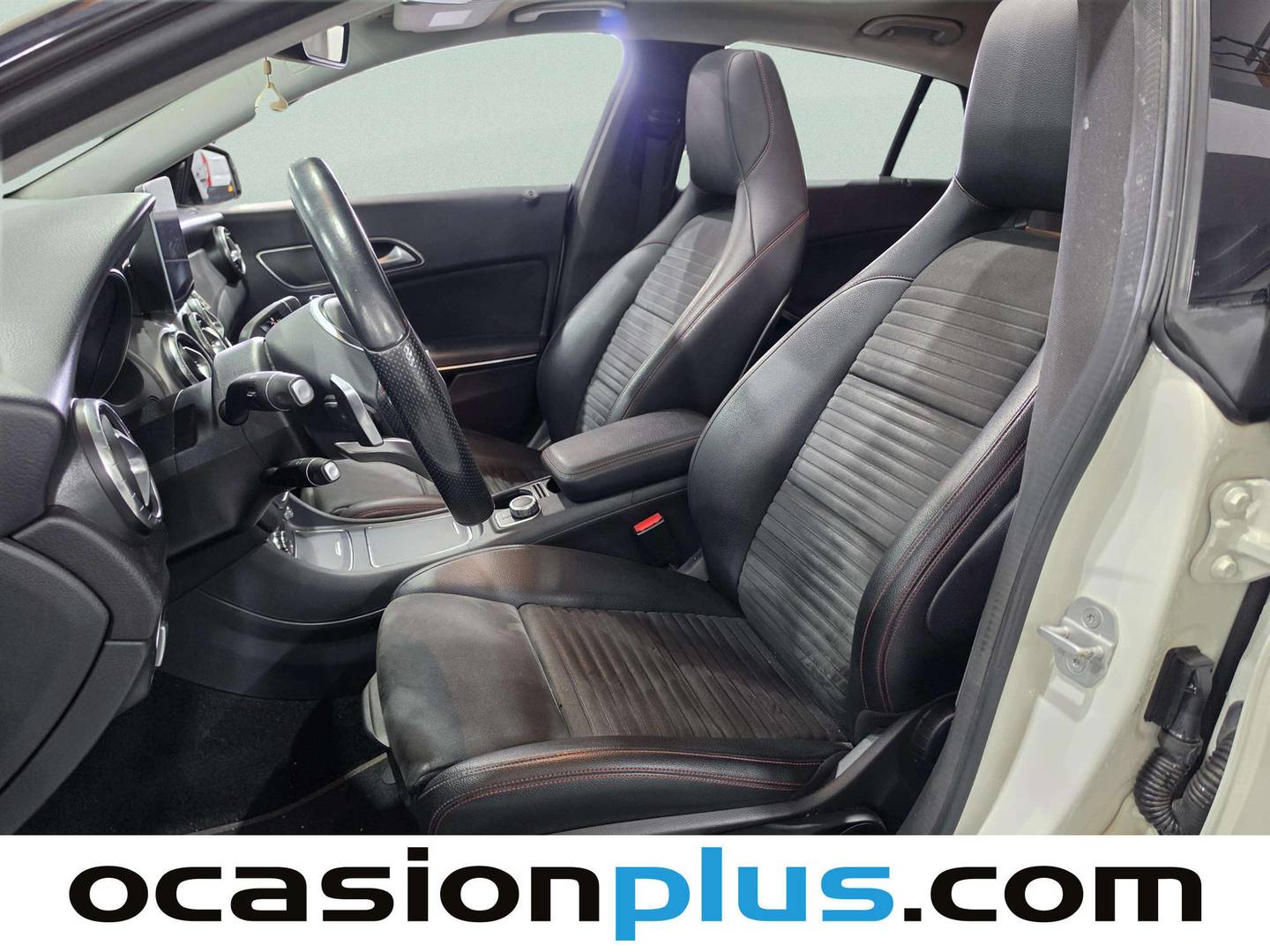 Foto asientos delanteros Mercedes CLA Mercedes CLA Shooting Brake 200 d (136 CV)