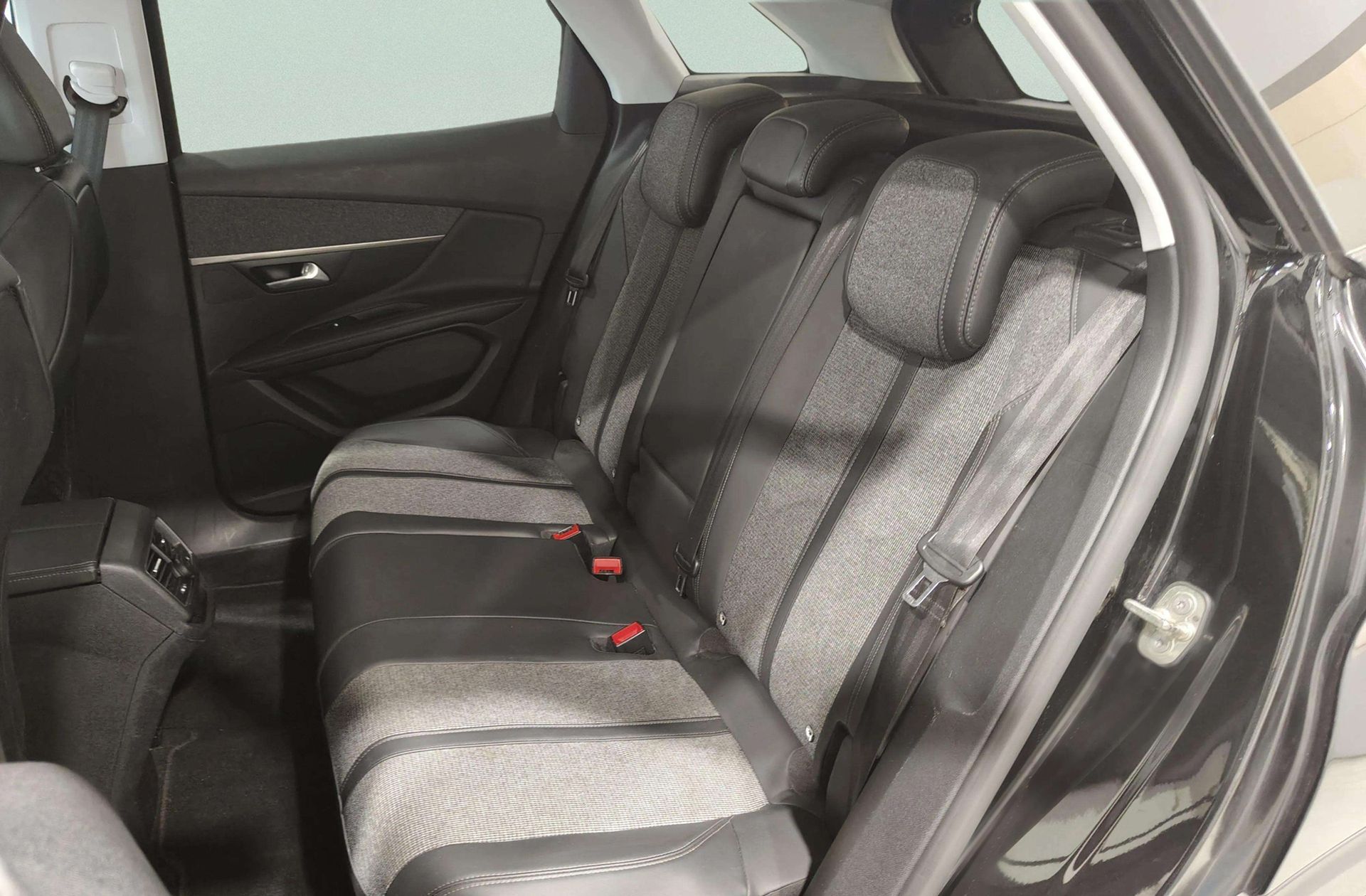 Peugeot 3008 BlueHDi 130 Allure EAT8 - foto 13