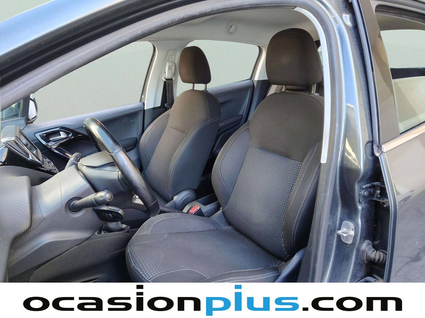Foto asientos delanteros Peugeot 208 Peugeot 208 1.6 BlueHDI Allure (100 CV)
