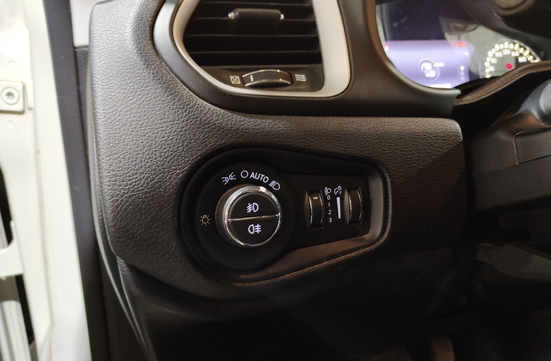 Jeep Renegade 2.0 MultiJet Limited 4x4 AD Low - foto 23