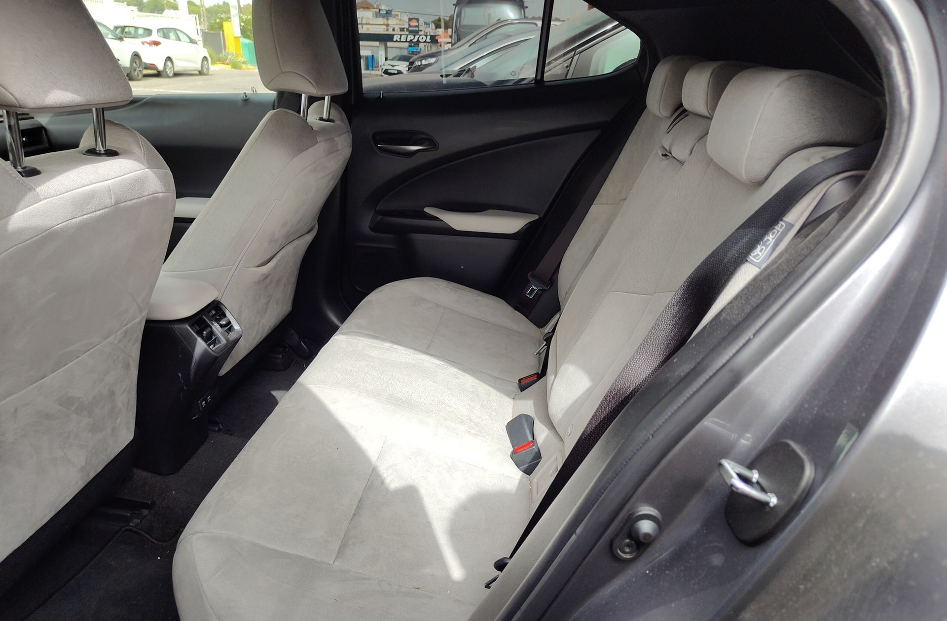 Lexus UX 250h Business 2WD - foto 10