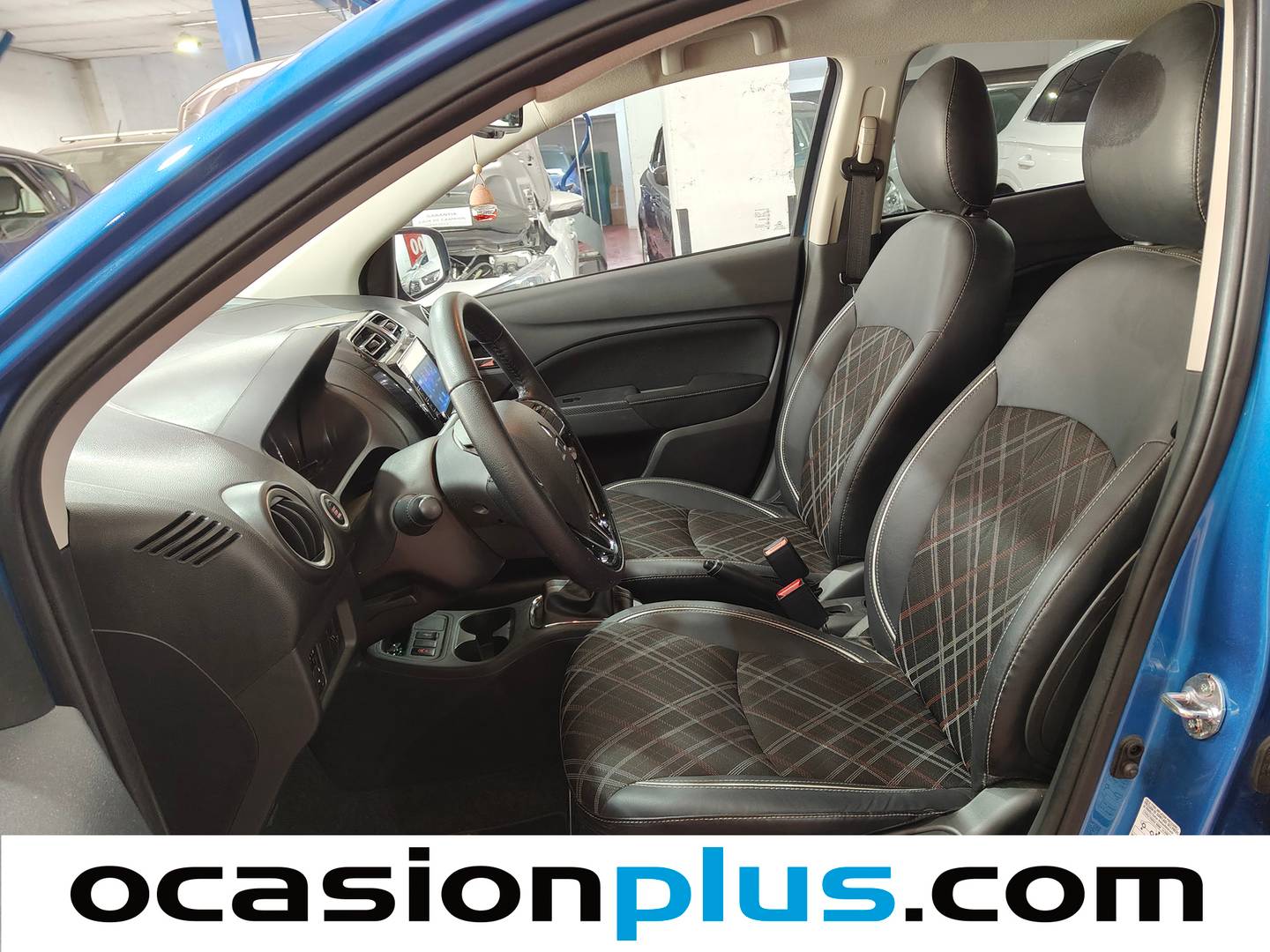 Foto asientos delanteros Mitsubishi Space Star Mitsubishi Space Star 120 MPI Kaiteki (71 CV)