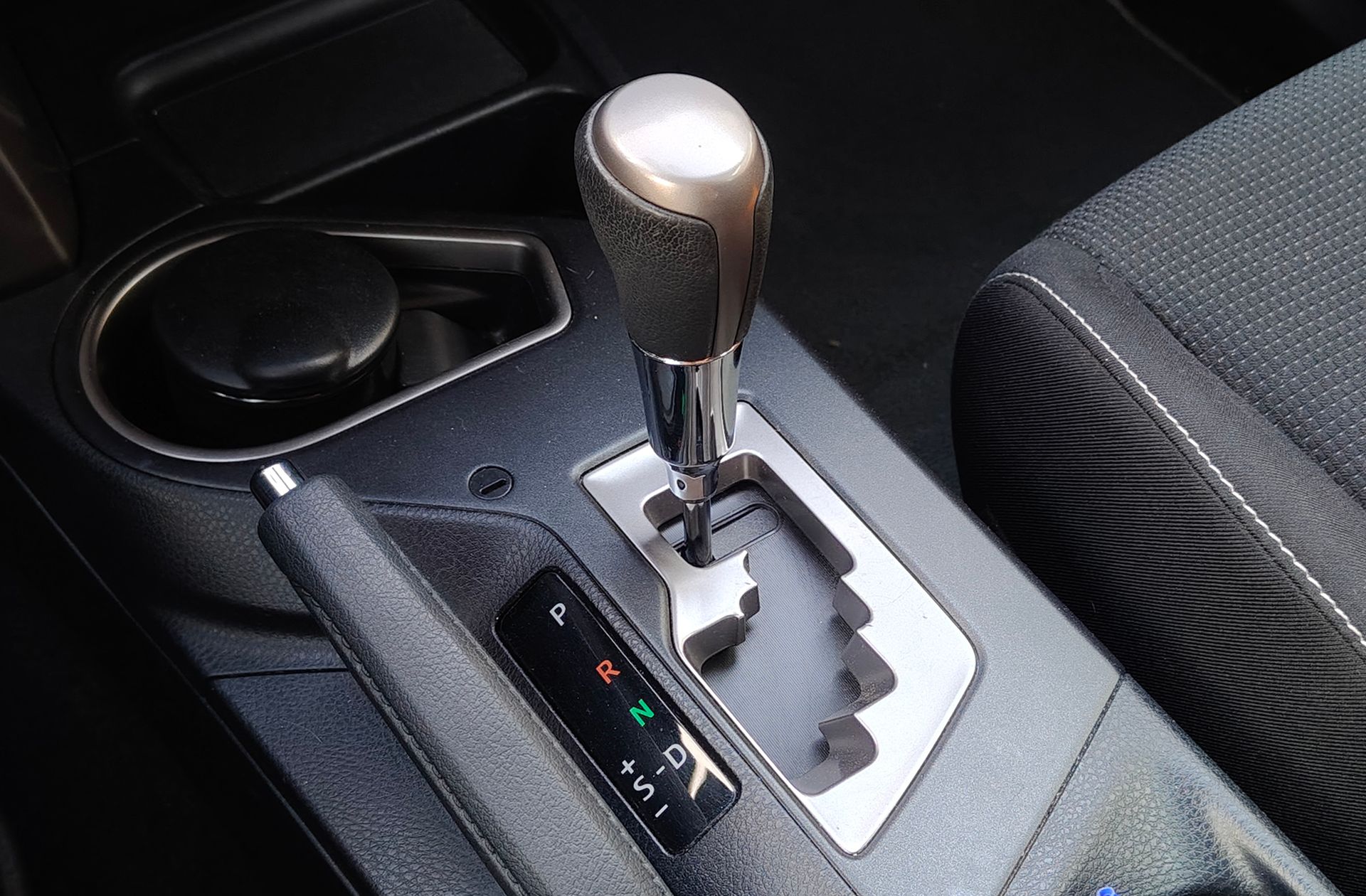 Toyota RAV4 2.5l hybrid Advance Pack Drive 2WD - foto 5