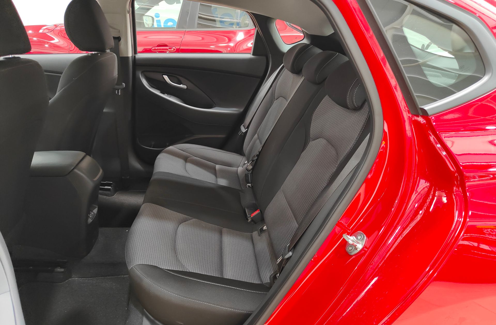 Hyundai i30 Fastback 1.0 T-GDi 48V Klass - foto 12