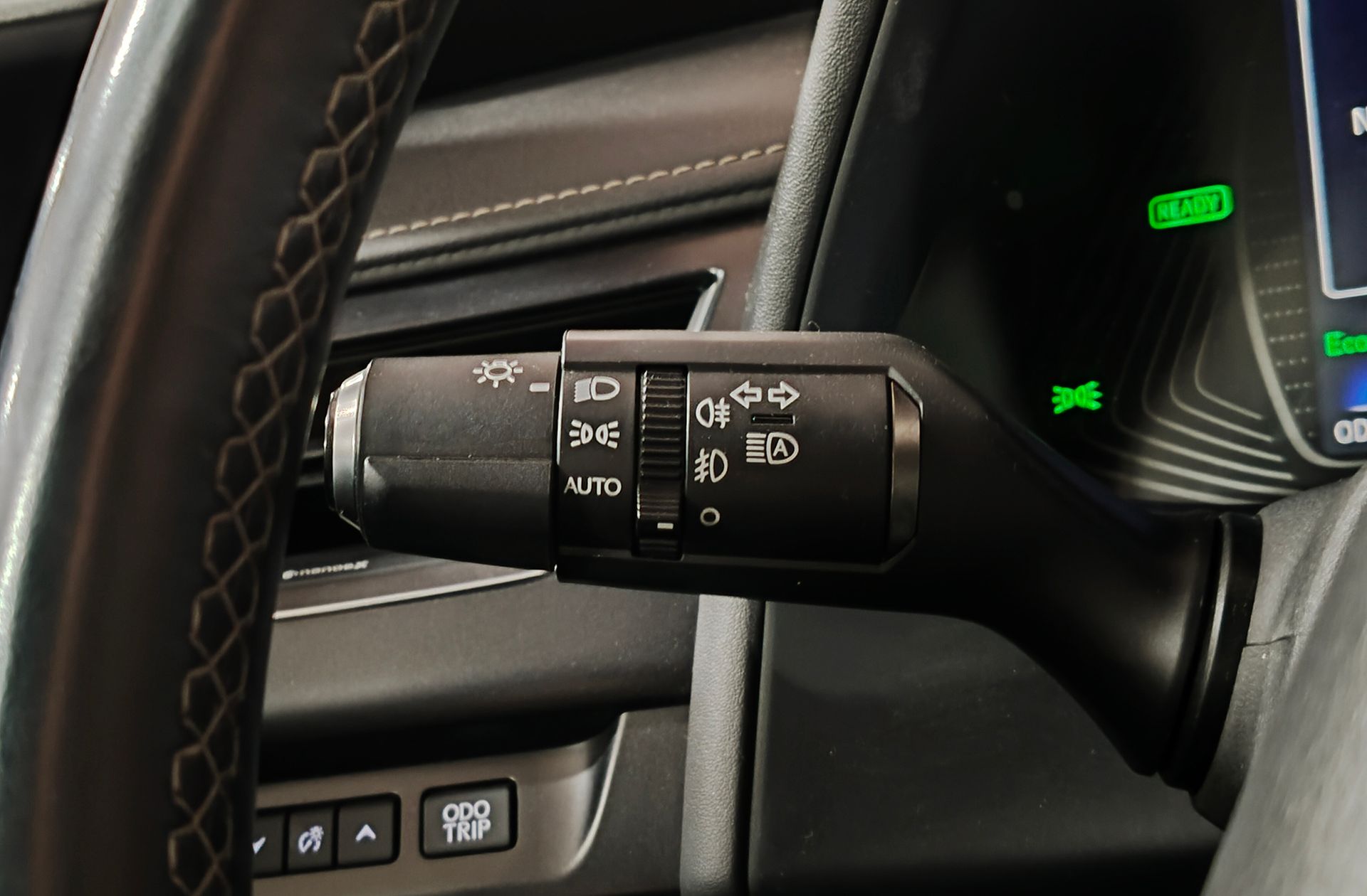 Lexus UX 250h Business 2WD - foto 23