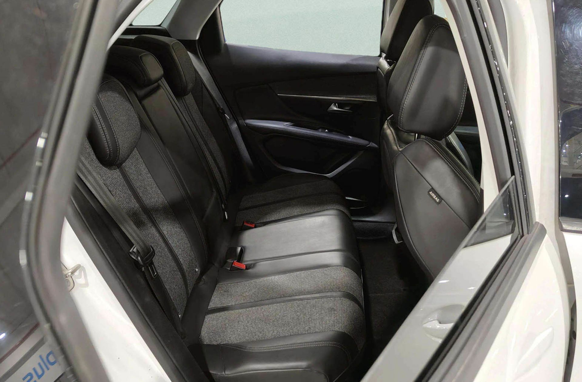 Peugeot 3008 BlueHDi 130 Allure - foto 16