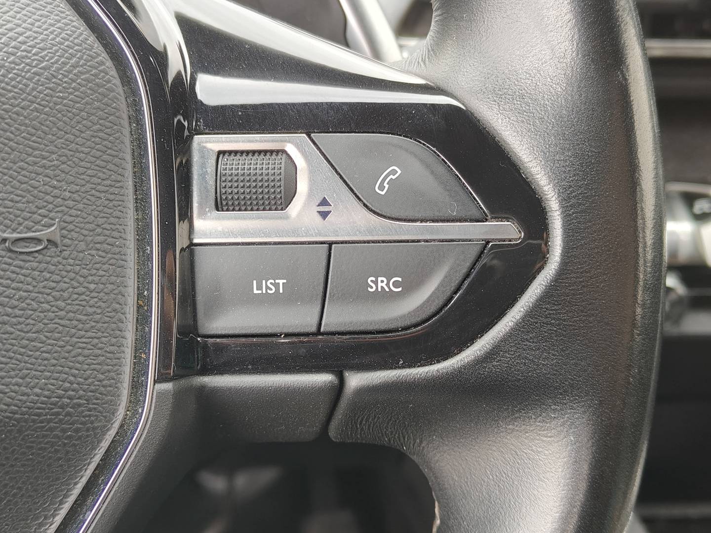 Foto Peugeot 5008 Peugeot 5008 PureTech 130 S&S Allure Pack EAT8 (130 CV) 7 Plazas