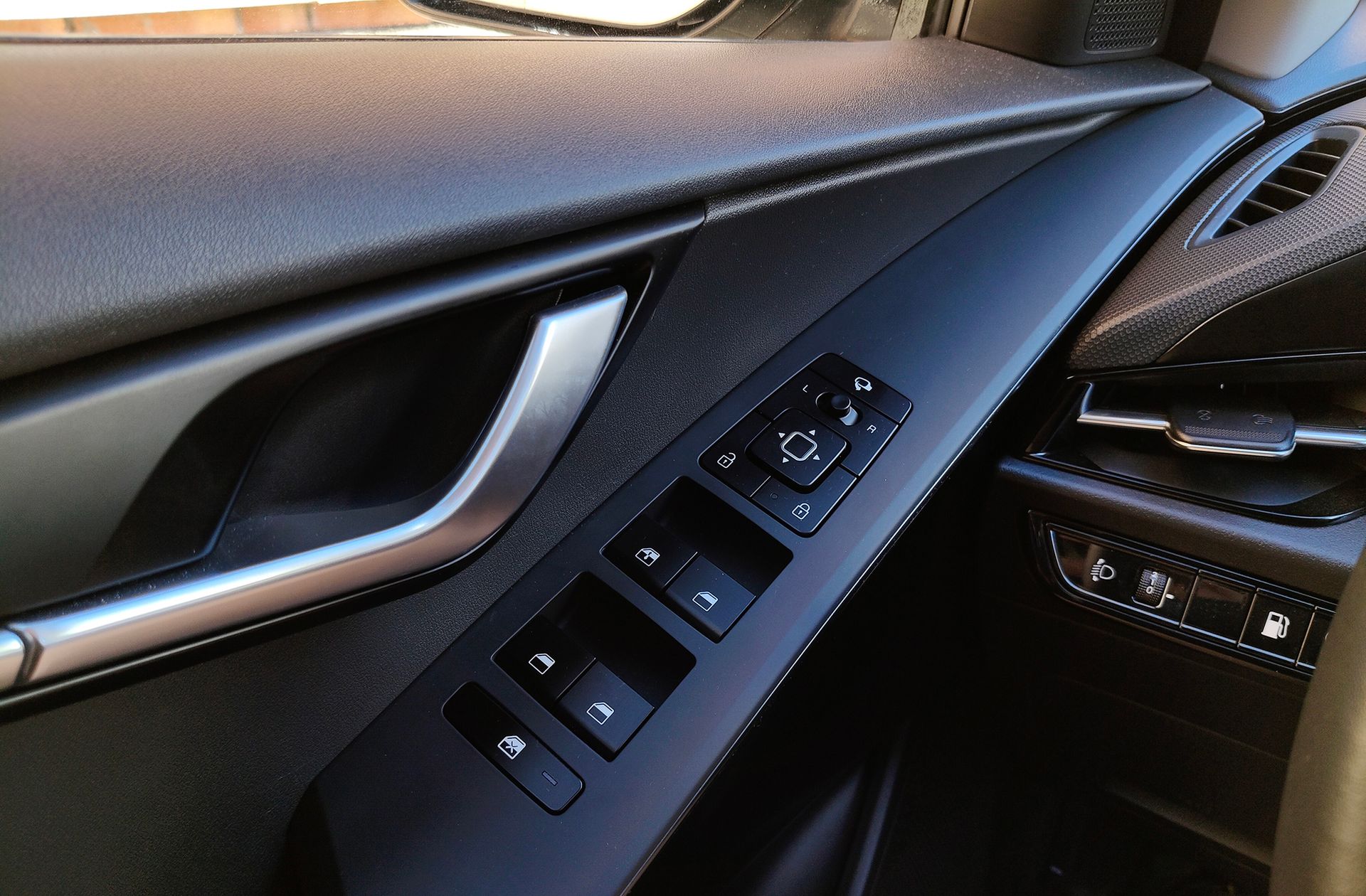 Kia Niro 1.6 GDi PHEV Híbrido Concept - foto 34