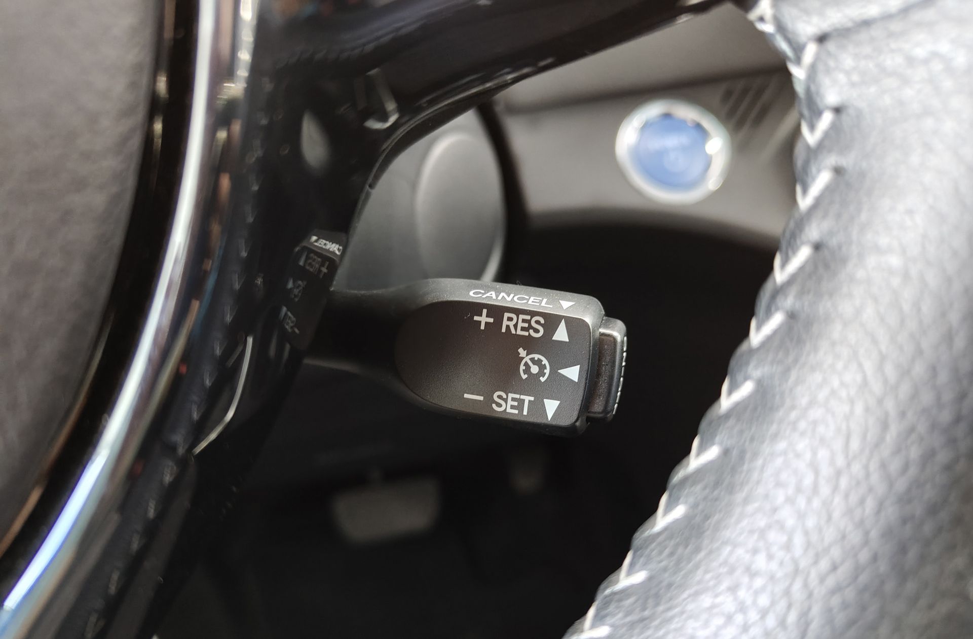 Toyota Yaris 100H Feel - foto 31
