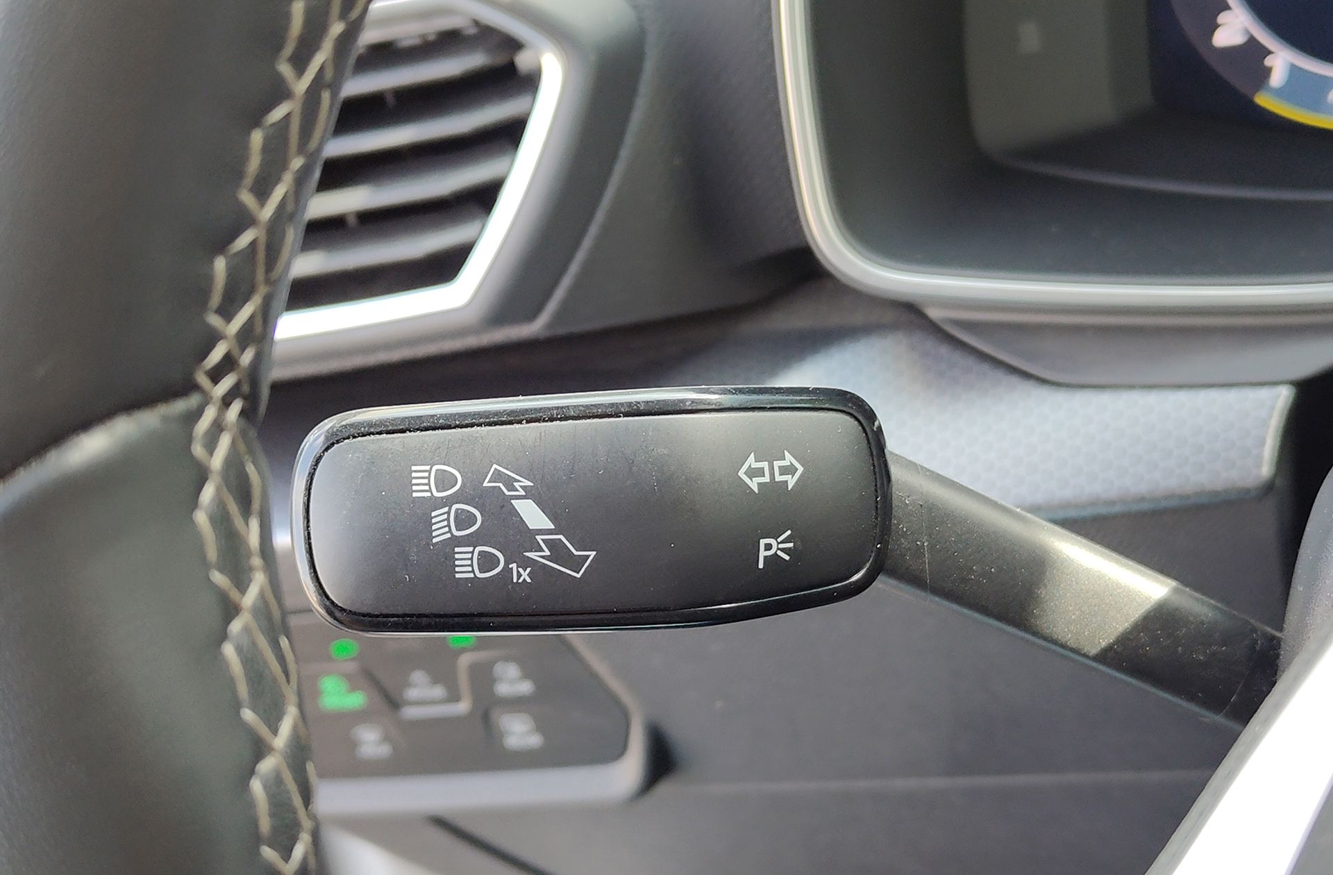 SEAT León 1.5 TSI Style 25 Aniversario - foto 24
